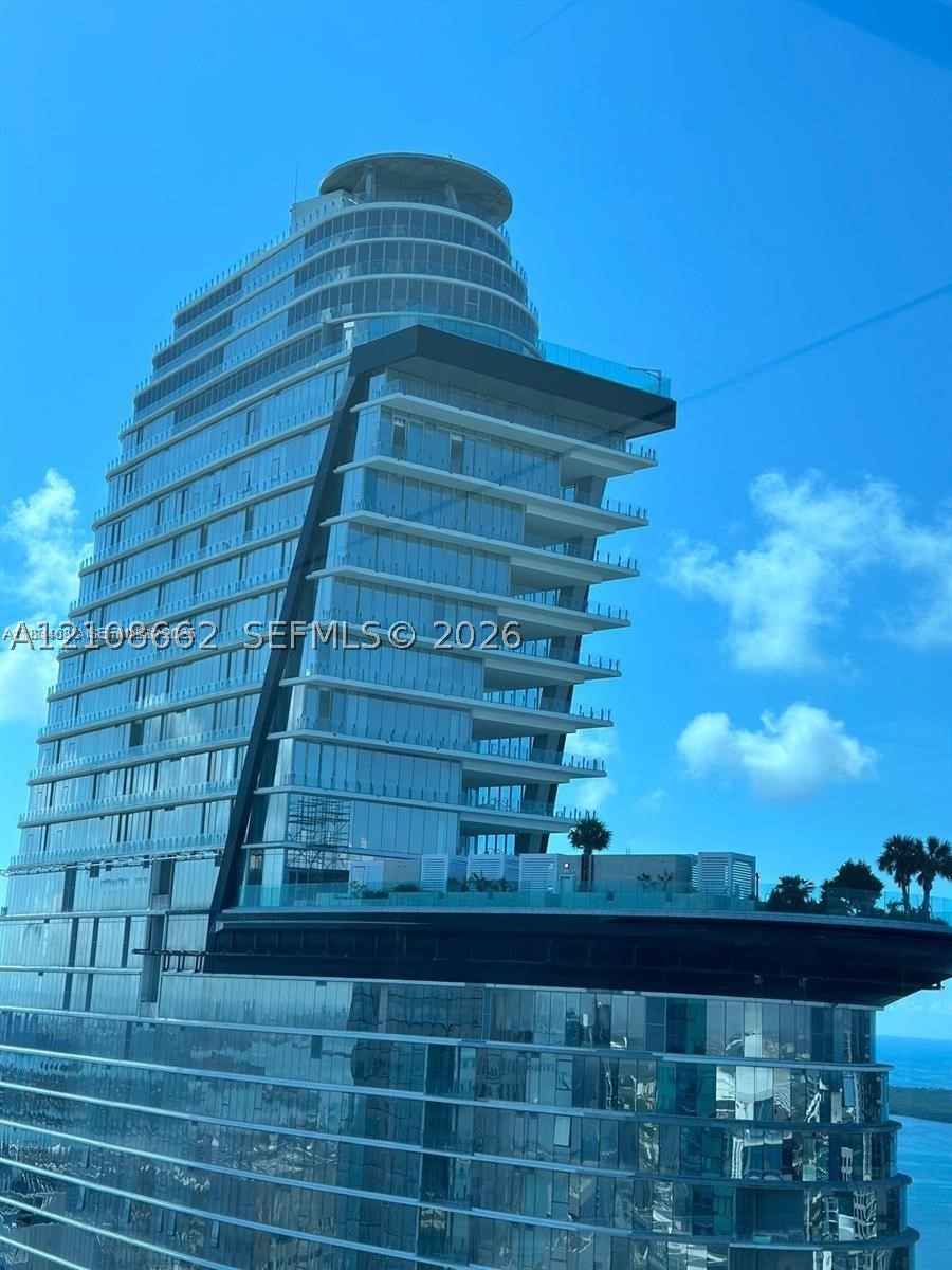 300 Biscayne Blvd #2709W