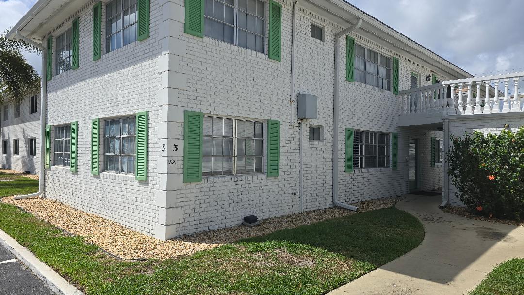 1821 NE 62nd #304