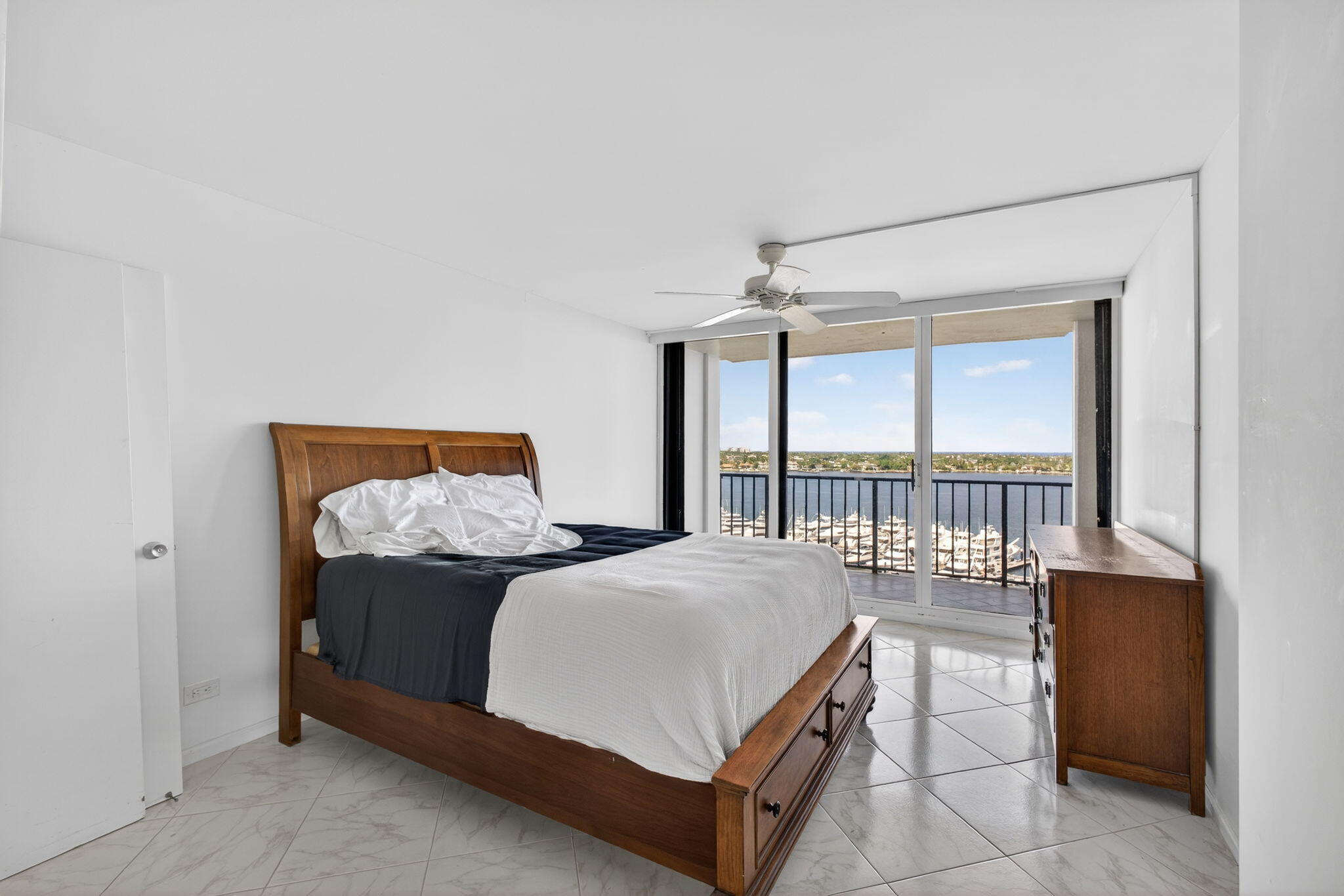 134 Lakeshore #T14 North Palm Beach, FL 33408