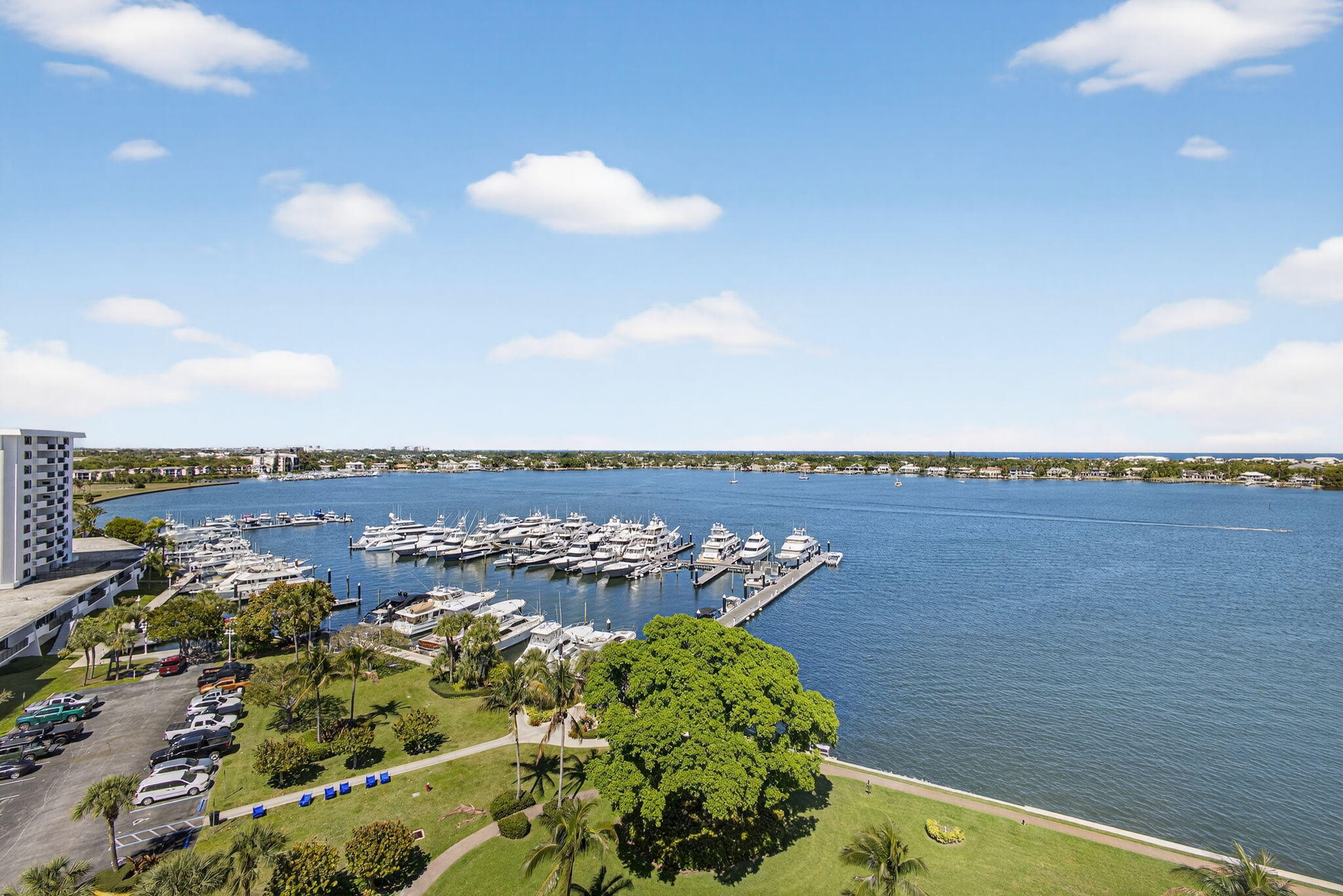 134 Lakeshore #T14 North Palm Beach, FL 33408