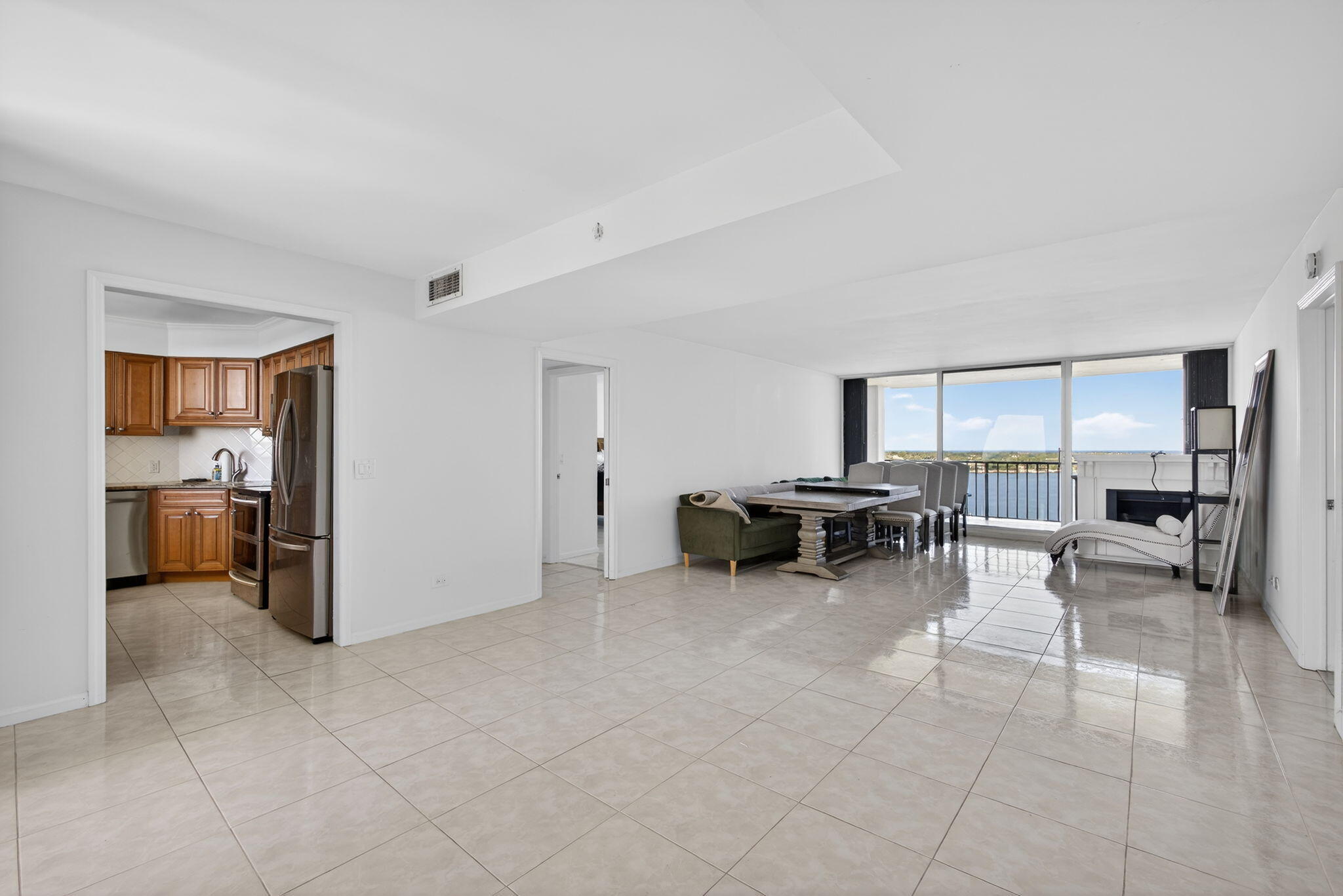 134 Lakeshore #T14 North Palm Beach, FL 33408