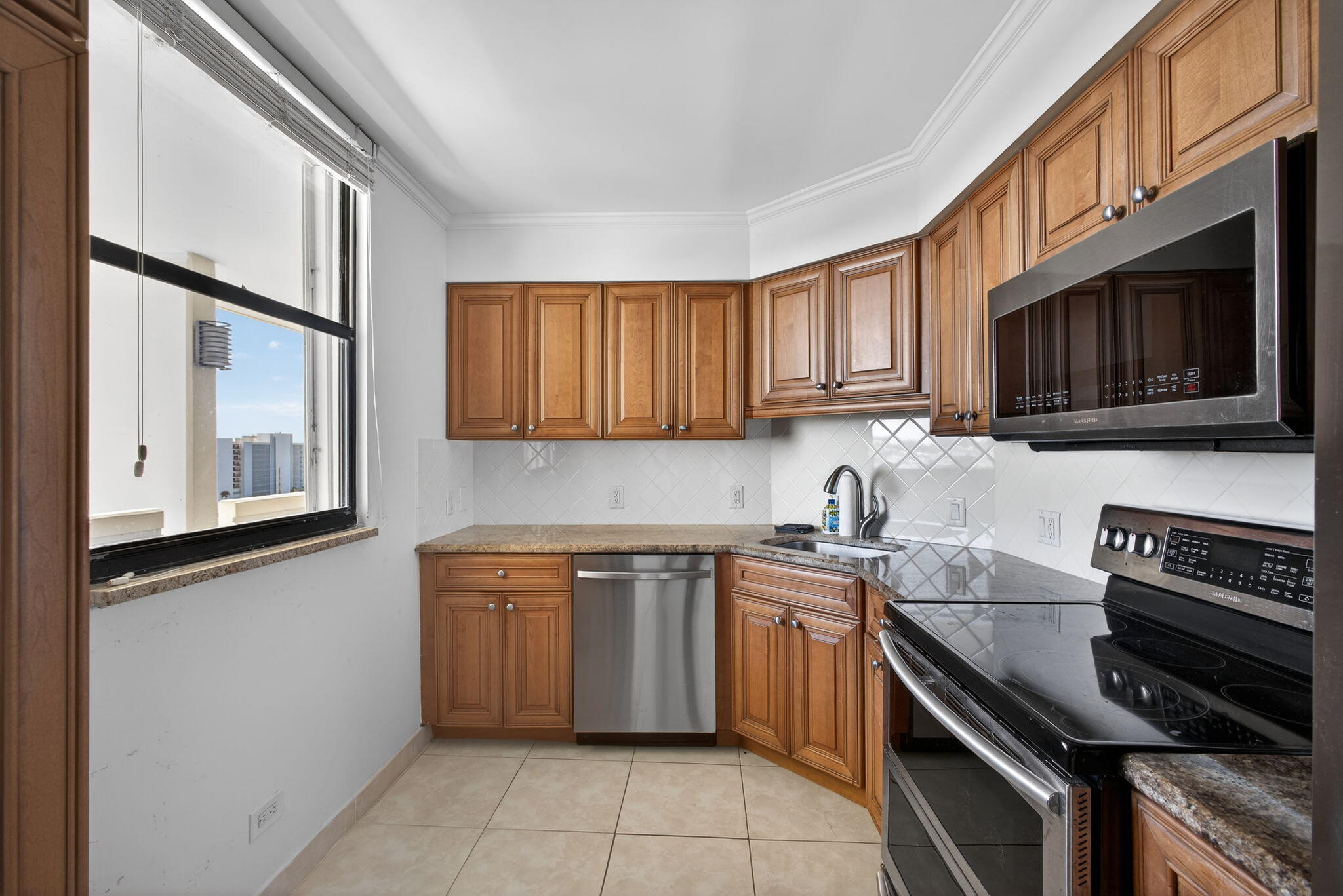 134 Lakeshore #T14 North Palm Beach, FL 33408