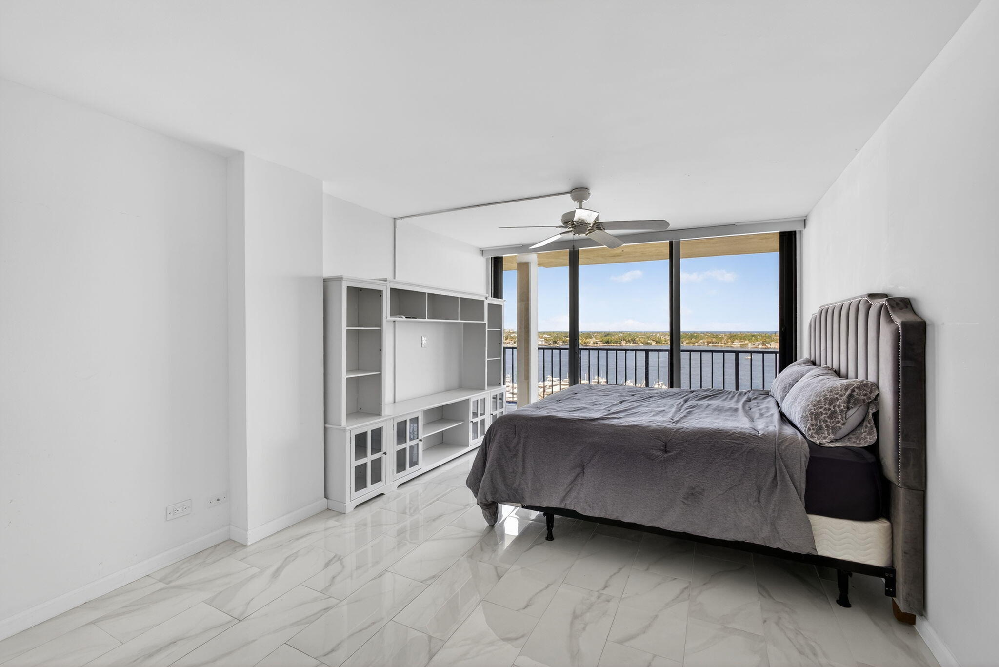 134 Lakeshore #T14 North Palm Beach, FL 33408