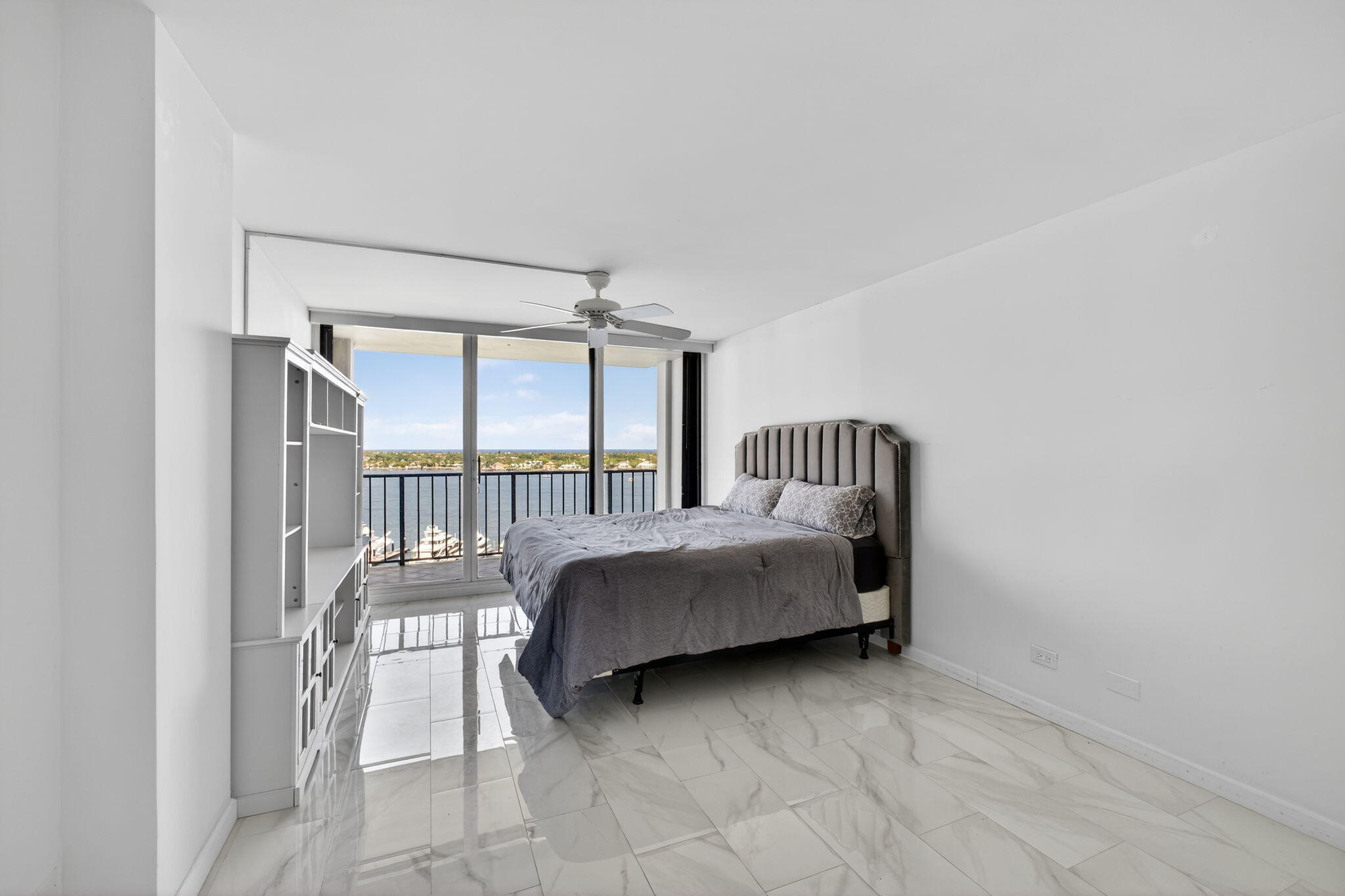 134 Lakeshore #T14 North Palm Beach, FL 33408