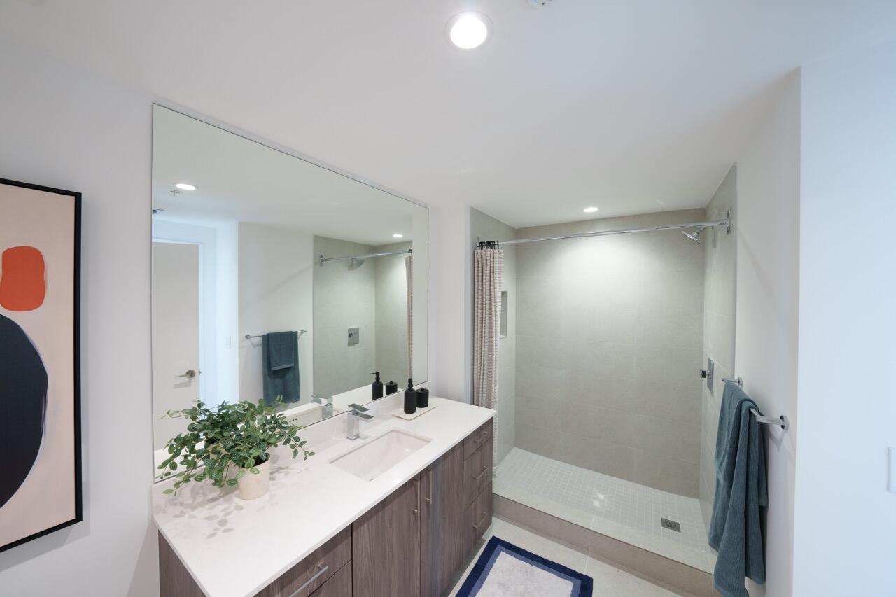 450 SW 5th #515 Miami, FL 33130