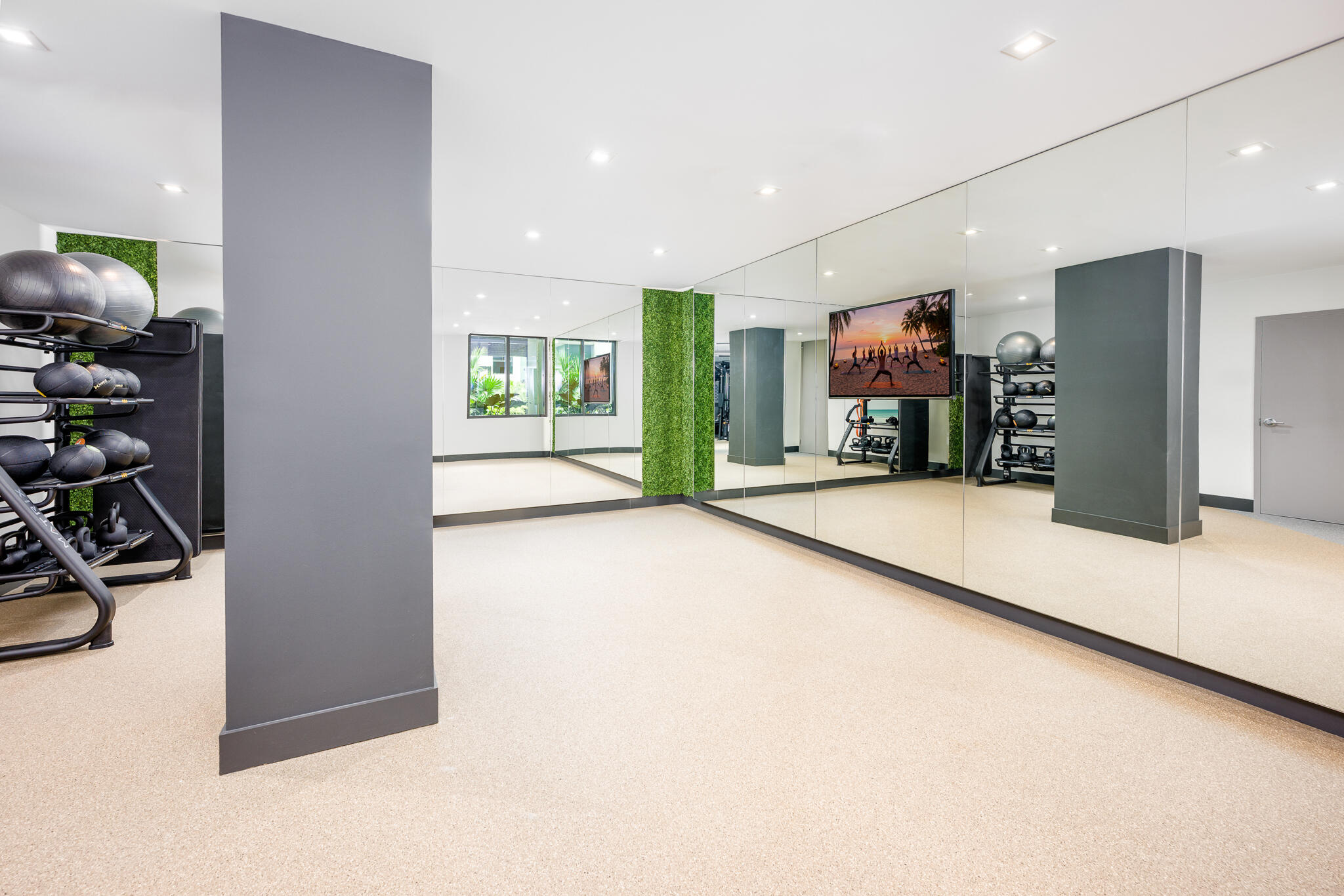 450 SW 5th #515 Miami, FL 33130