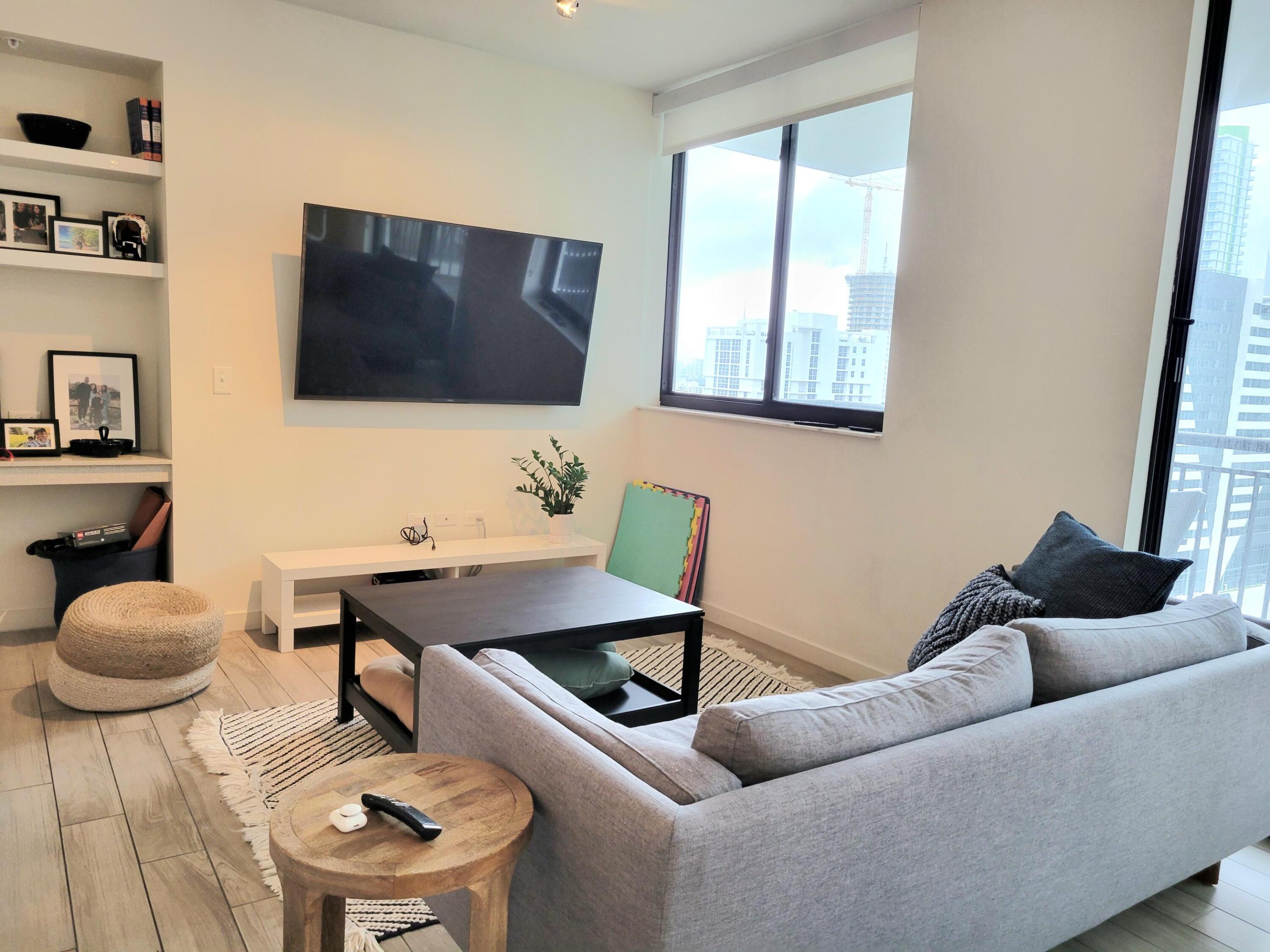 999 SW 1st #1914 Miami, FL 33130