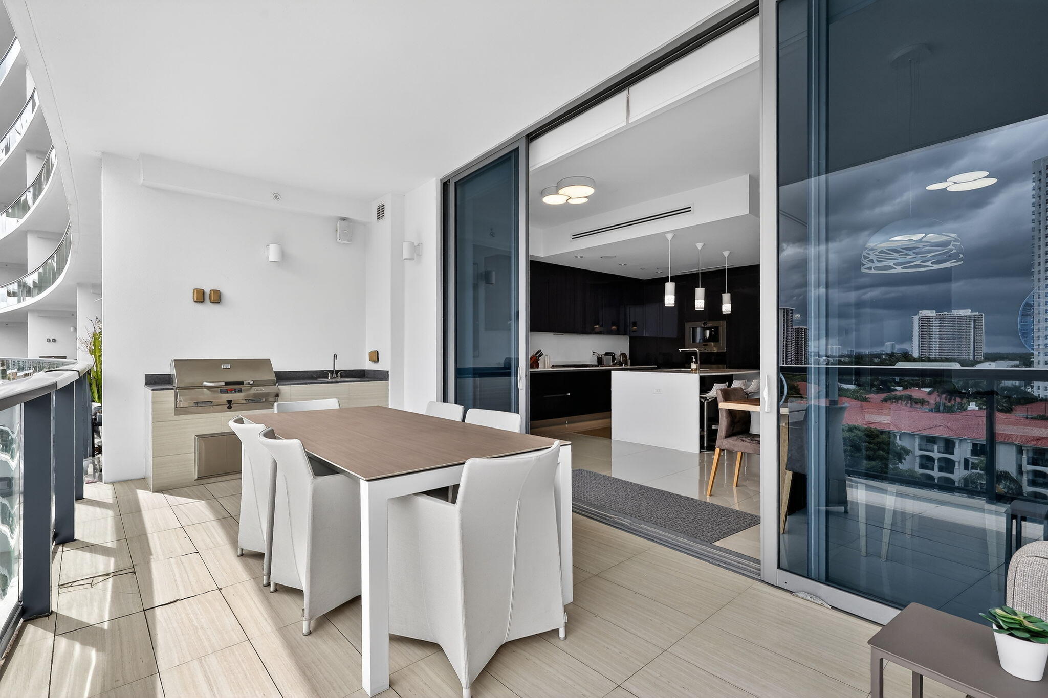 3250 NE 188th #706 Aventura, FL 33180