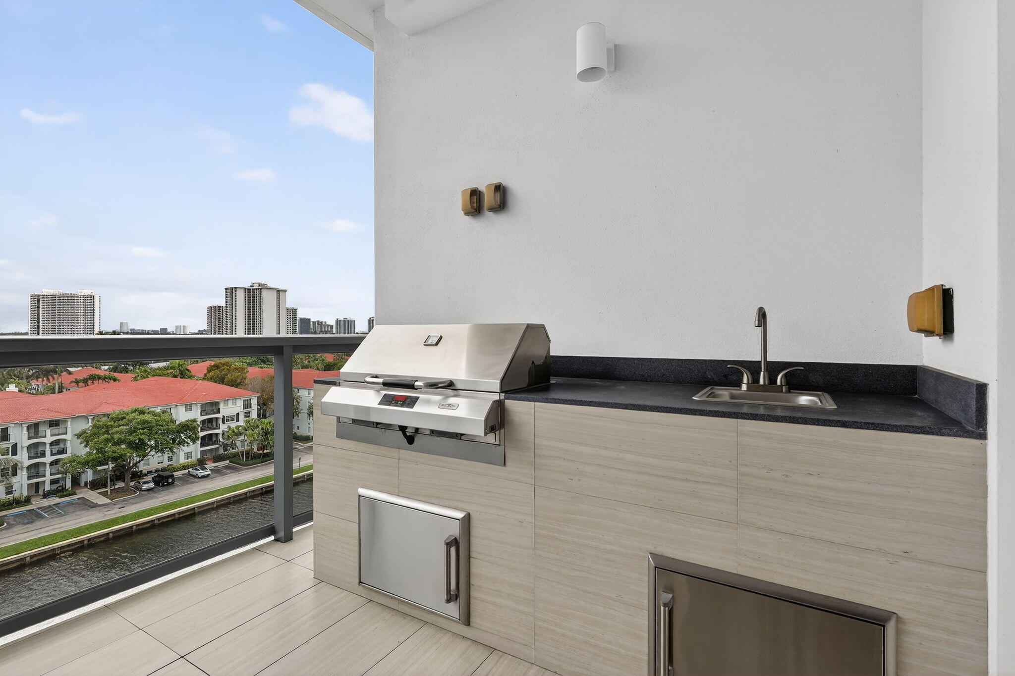 3250 NE 188th #706 Aventura, FL 33180