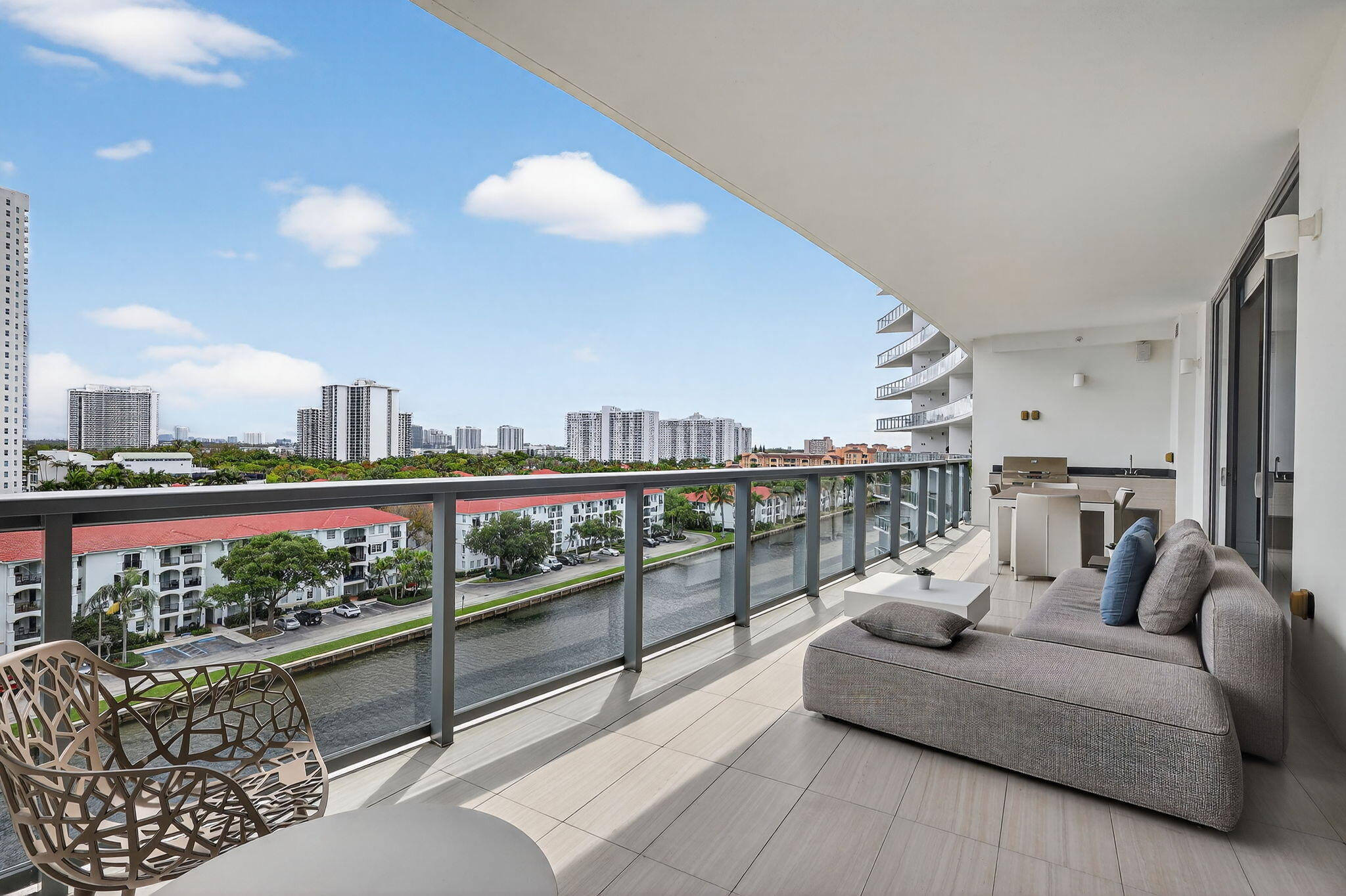 3250 NE 188th #706 Aventura, FL 33180