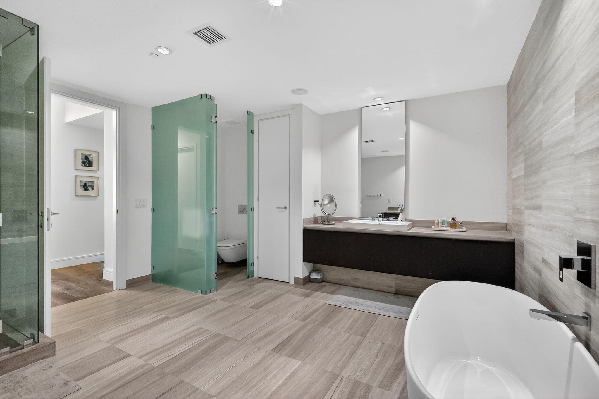 3250 NE 188th #706 Aventura, FL 33180