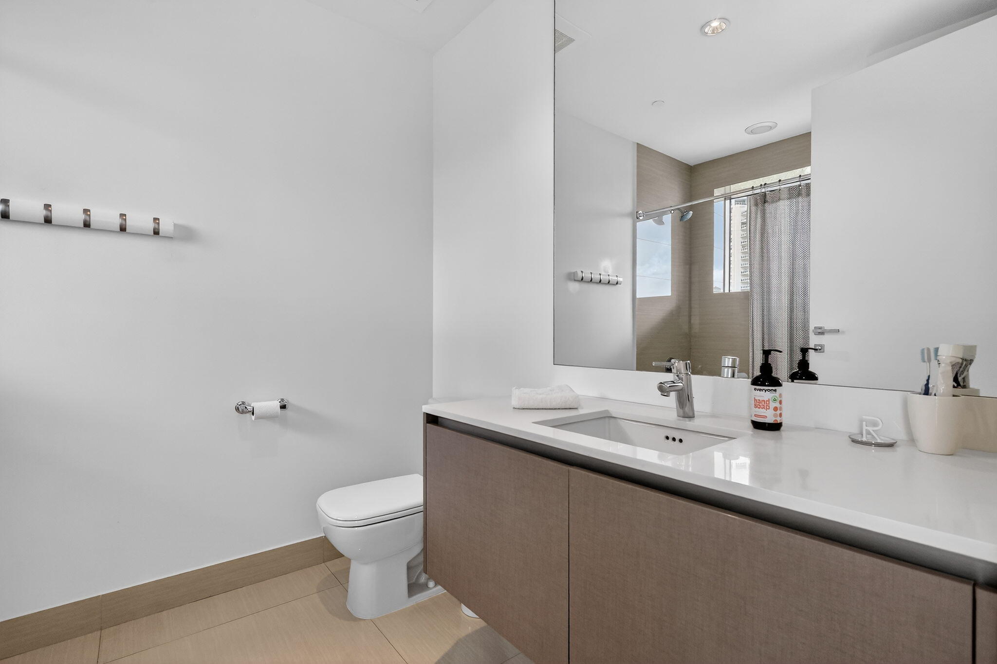 3250 NE 188th #706 Aventura, FL 33180