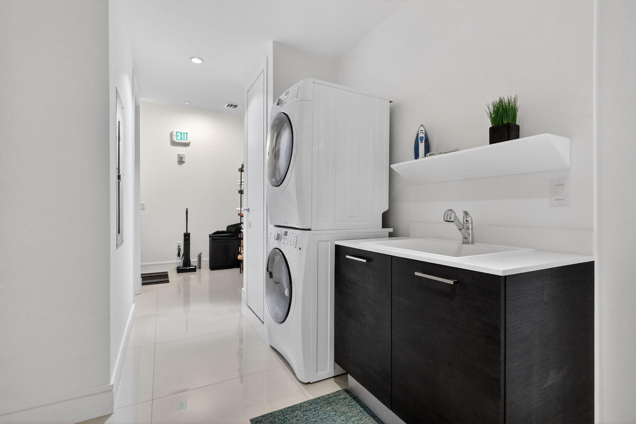 3250 NE 188th #706 Aventura, FL 33180