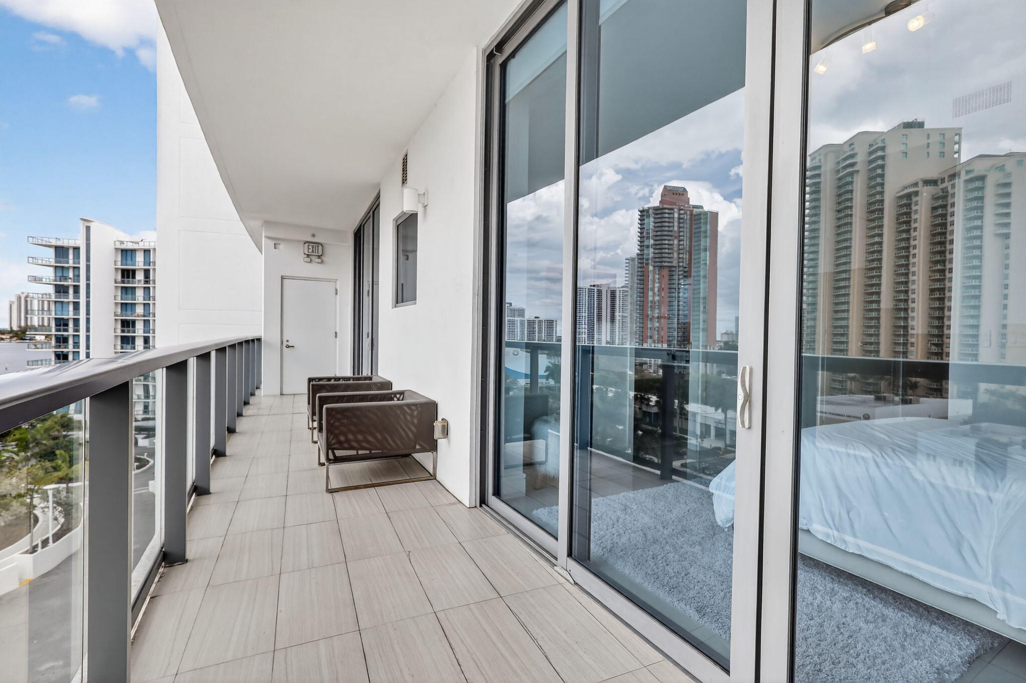 3250 NE 188th #706 Aventura, FL 33180