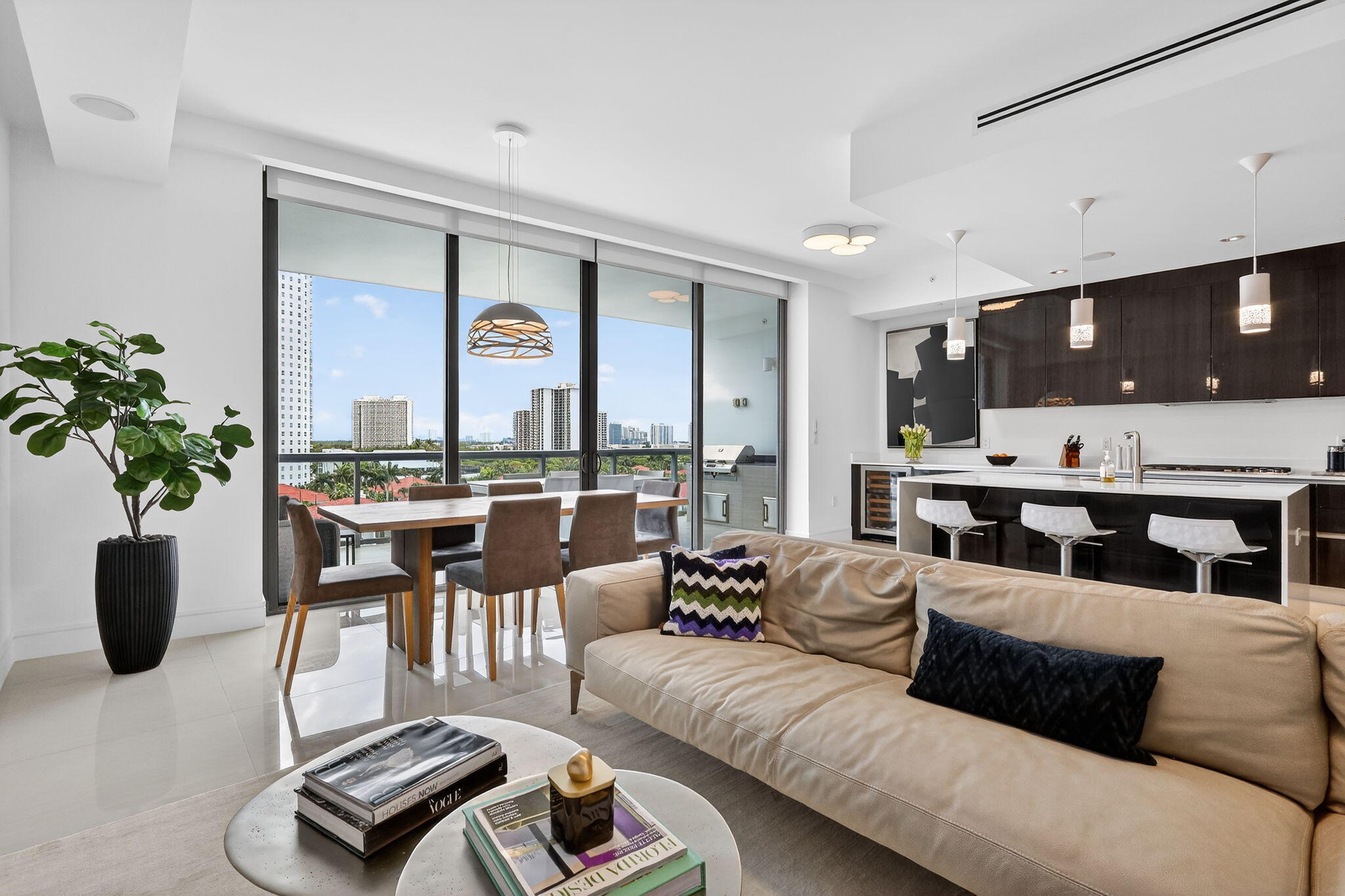 3250 NE 188th #706 Aventura, FL 33180