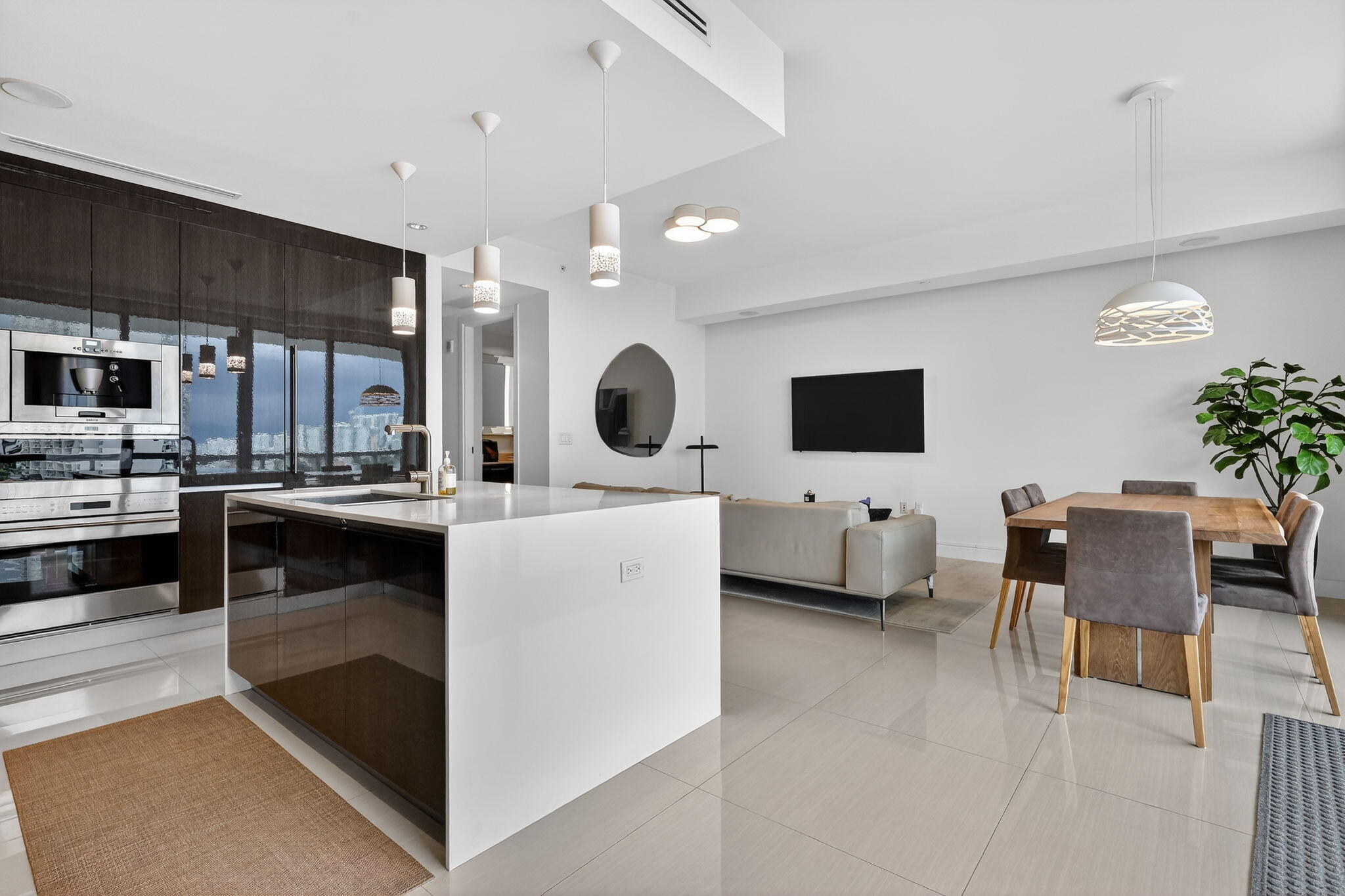 3250 NE 188th #706 Aventura, FL 33180