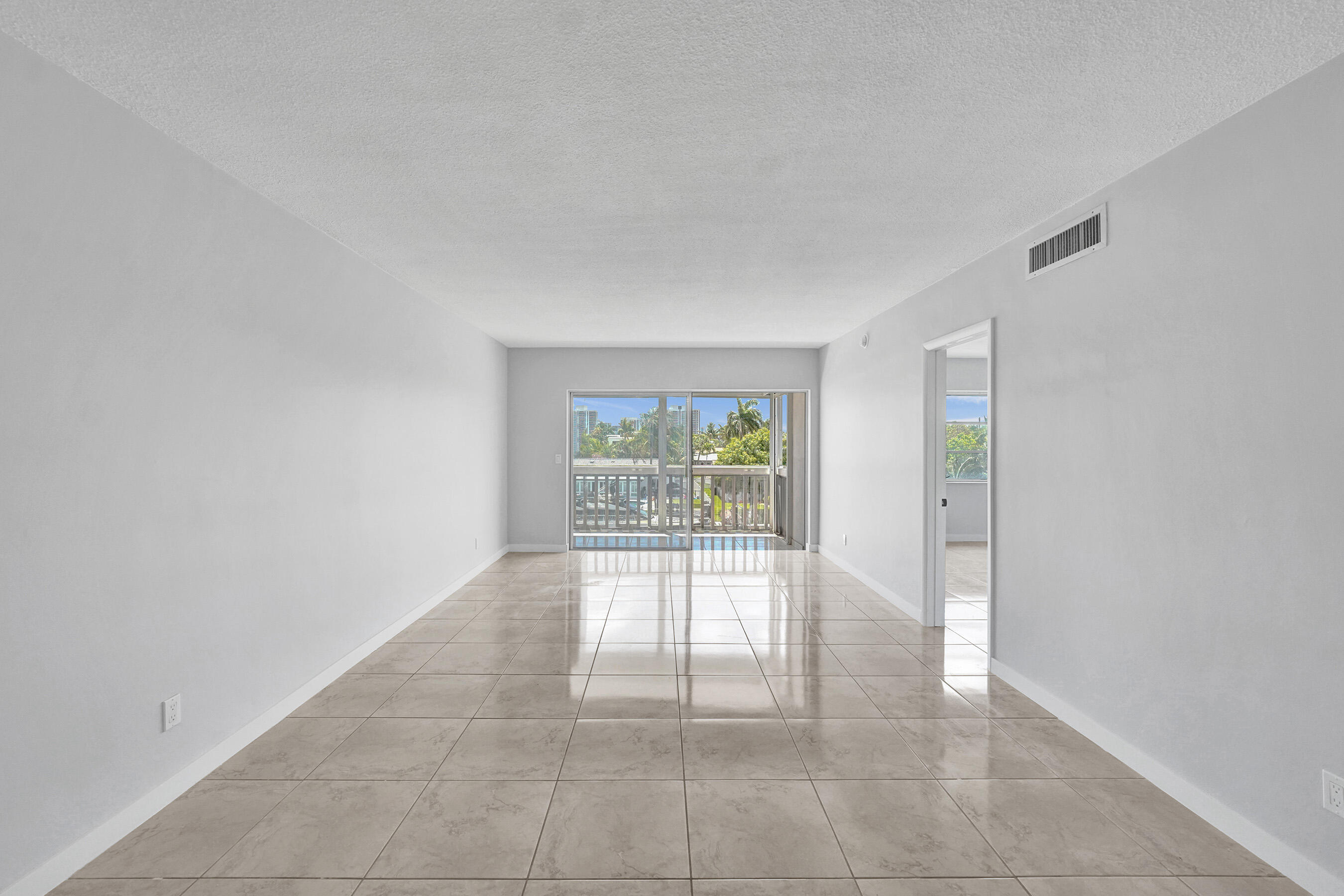 455 Paradise Isle #305 Hallandale Beach, FL 33009
