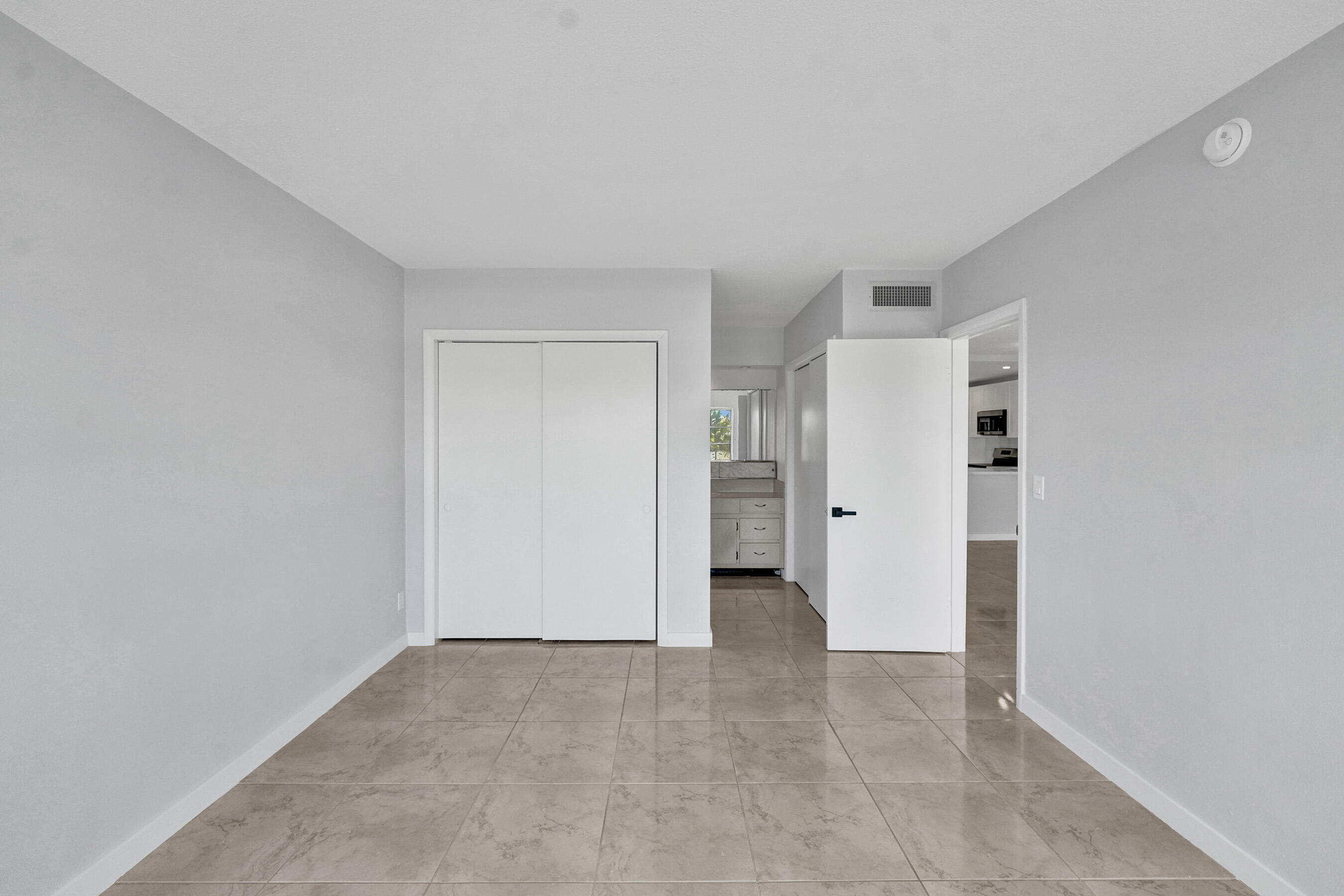 455 Paradise Isle #305 Hallandale Beach, FL 33009