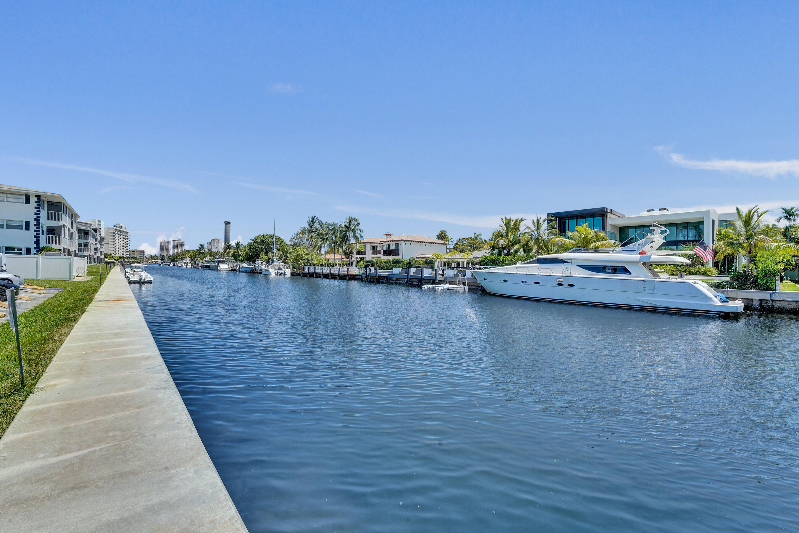 455 Paradise Isle #305 Hallandale Beach, FL 33009