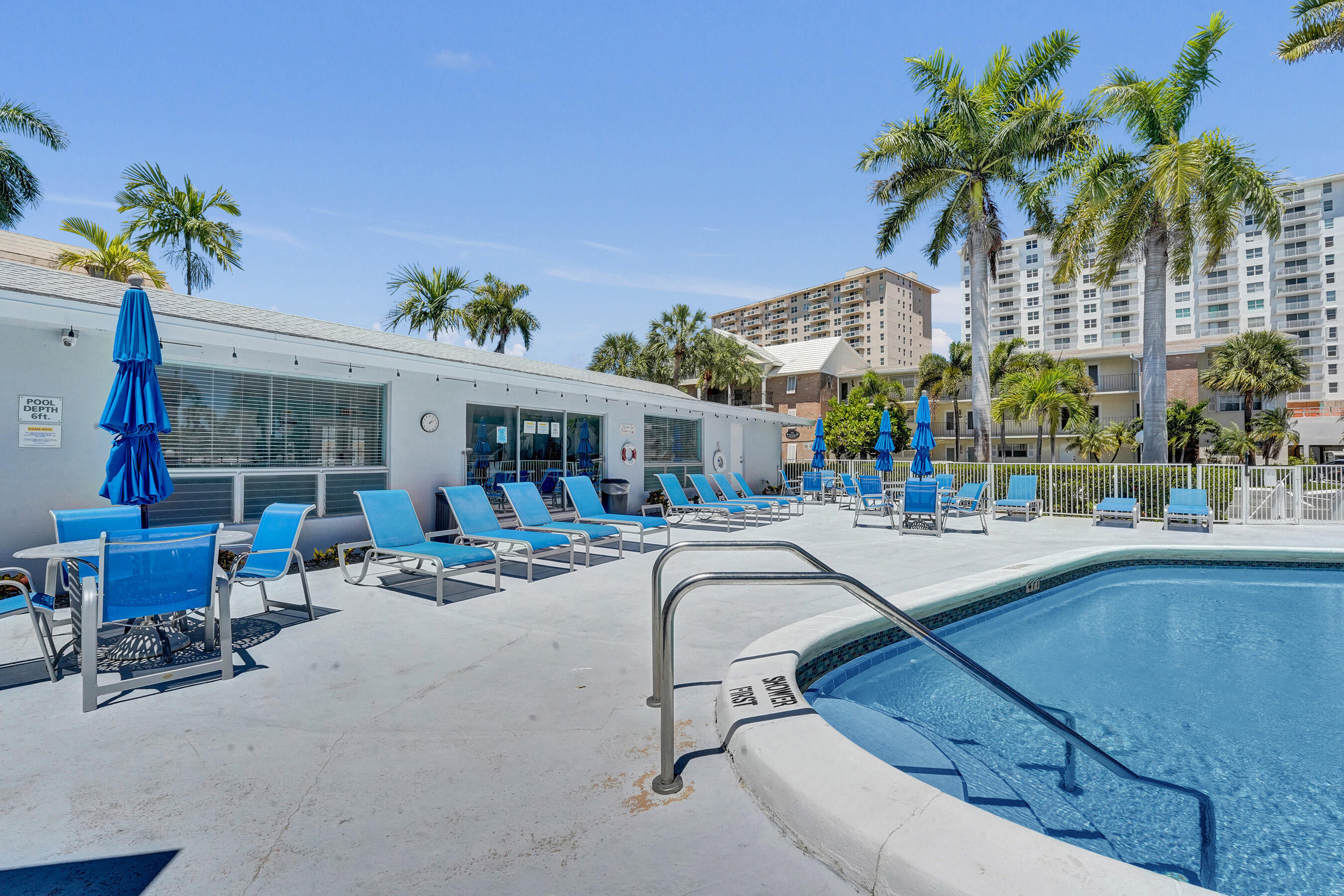 455 Paradise Isle #305 Hallandale Beach, FL 33009