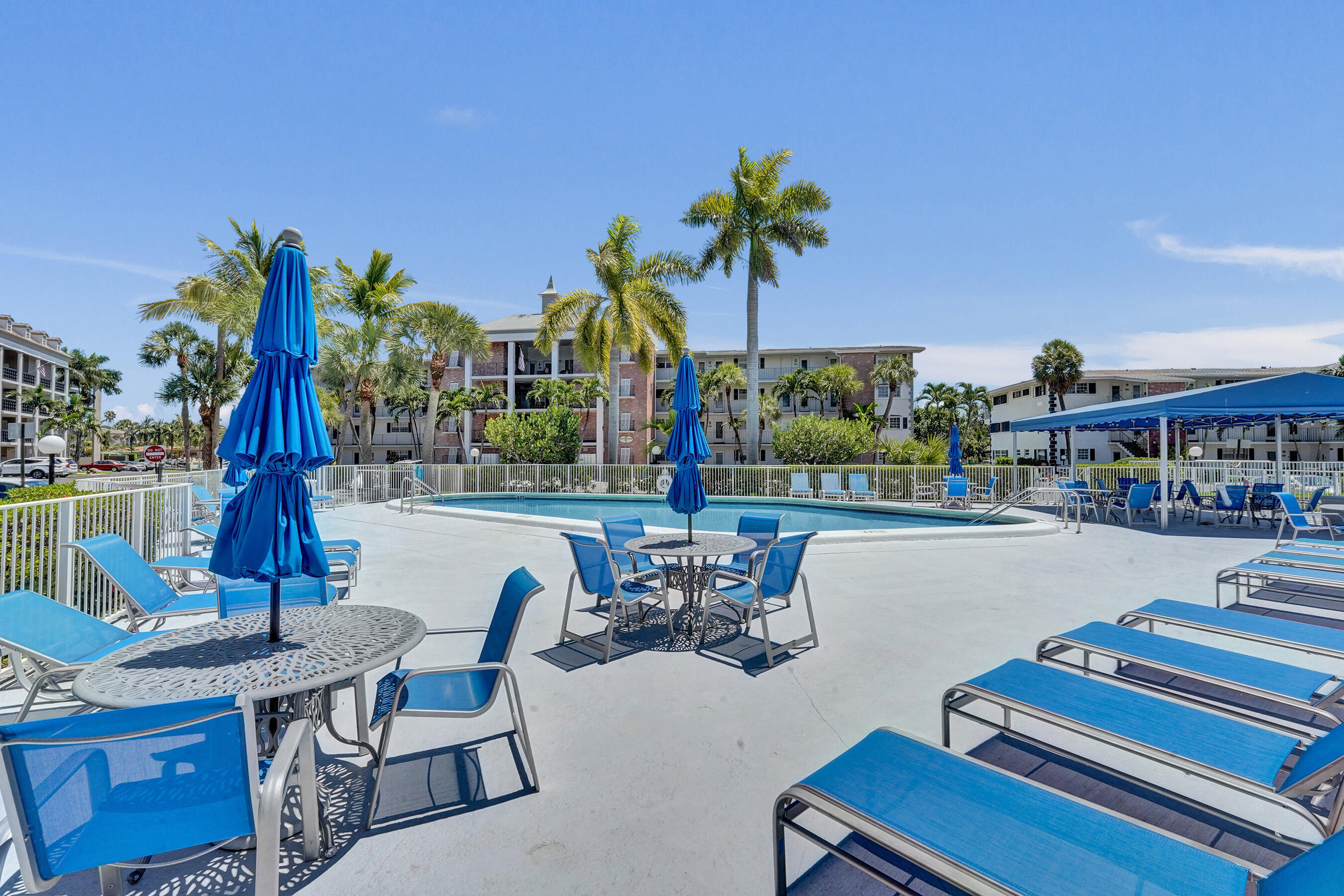 455 Paradise Isle #305 Hallandale Beach, FL 33009