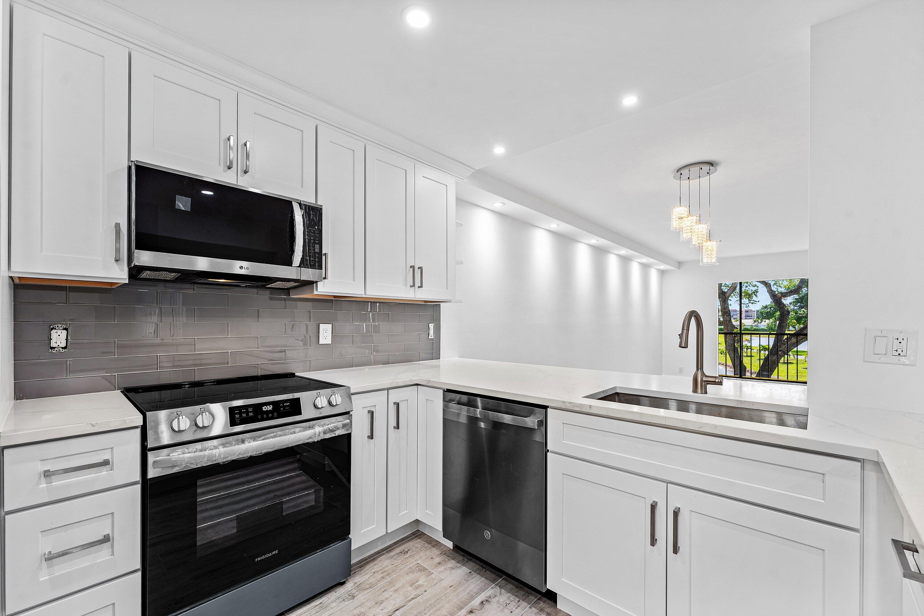 7192 Huntington #208