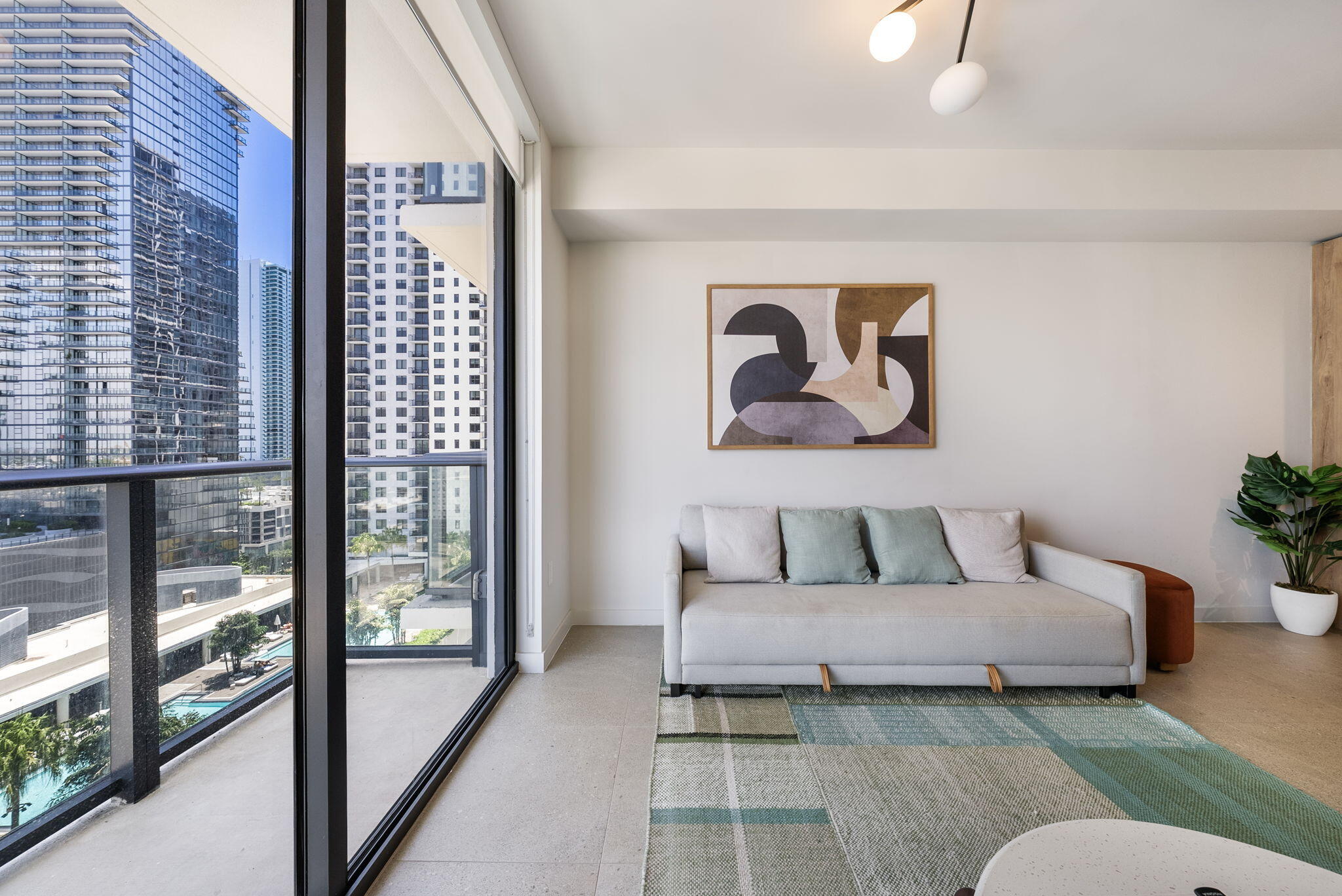 11 NE 6th #1912 Miami, FL 33132