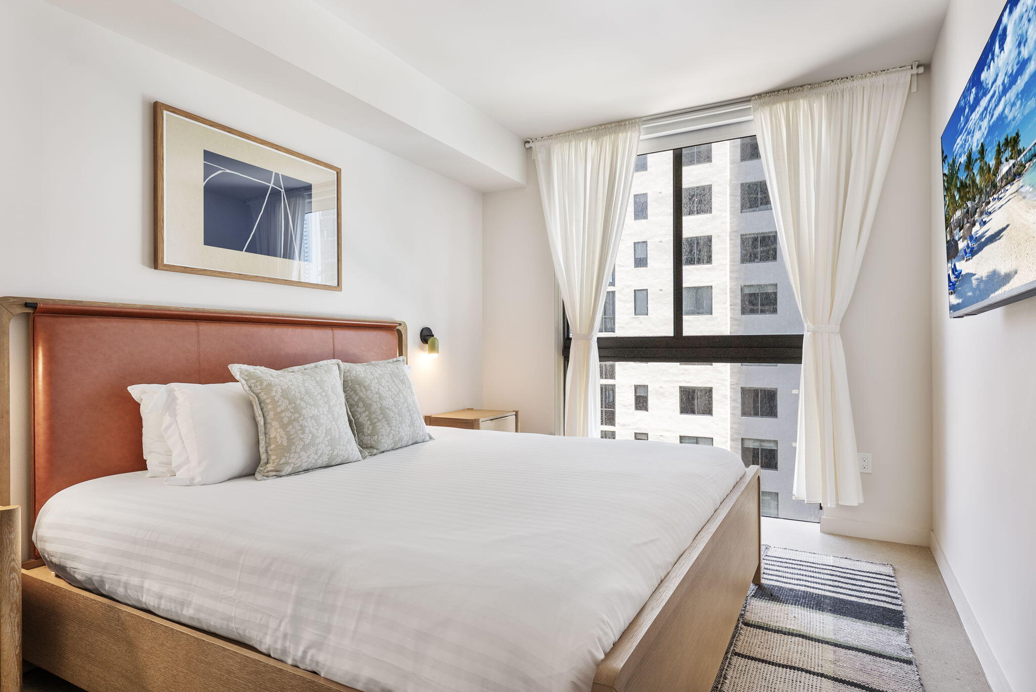 11 NE 6th #1912 Miami, FL 33132
