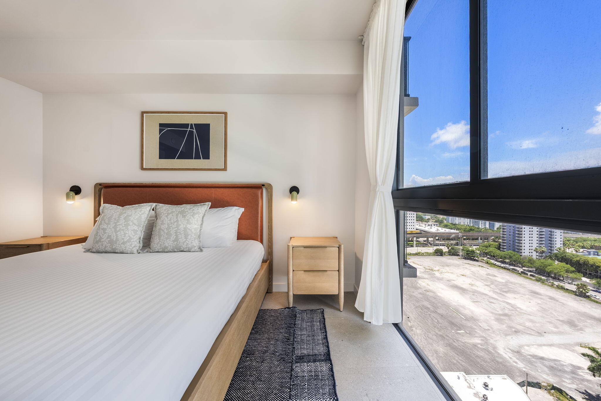 11 NE 6th #1912 Miami, FL 33132