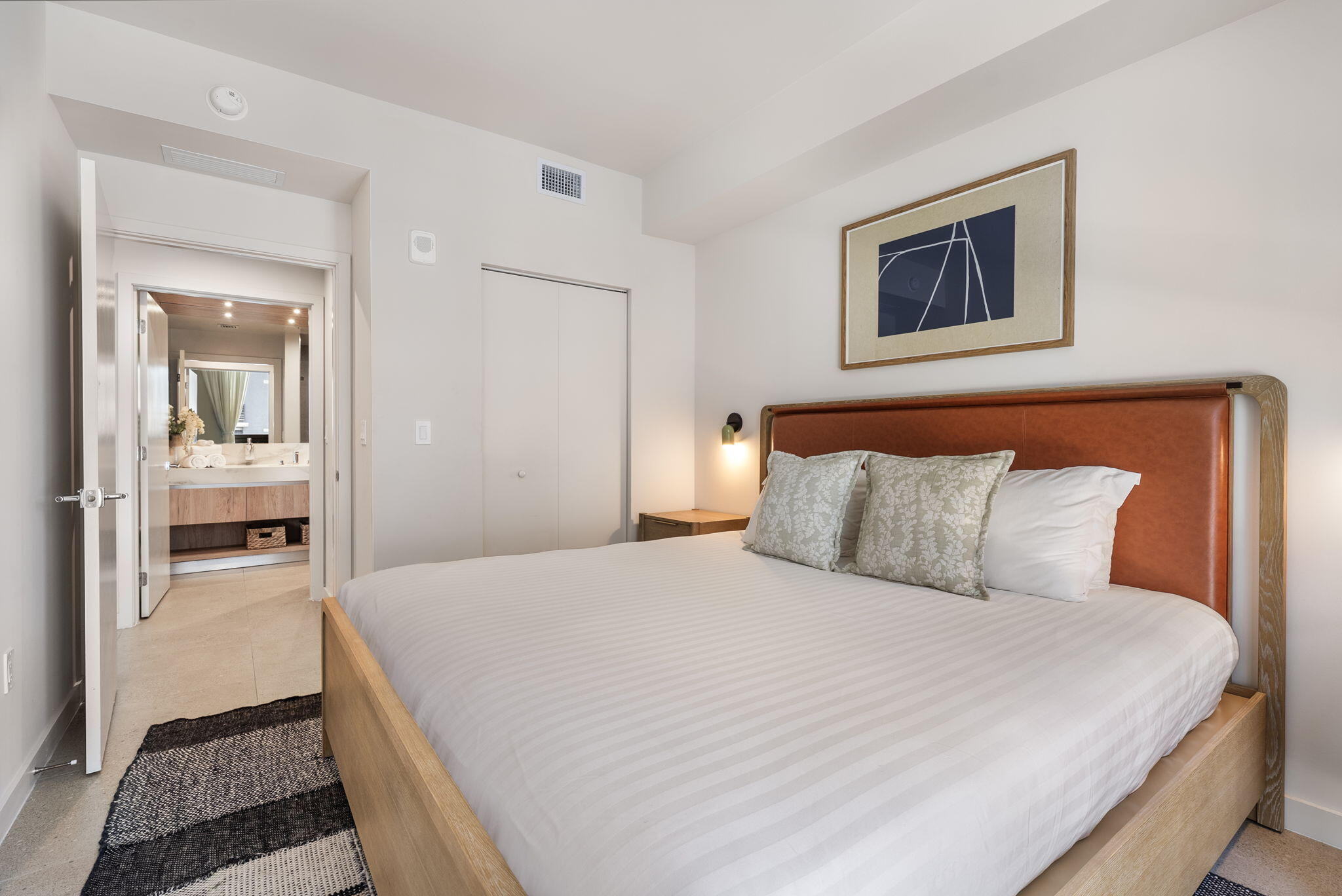 11 NE 6th #1912 Miami, FL 33132