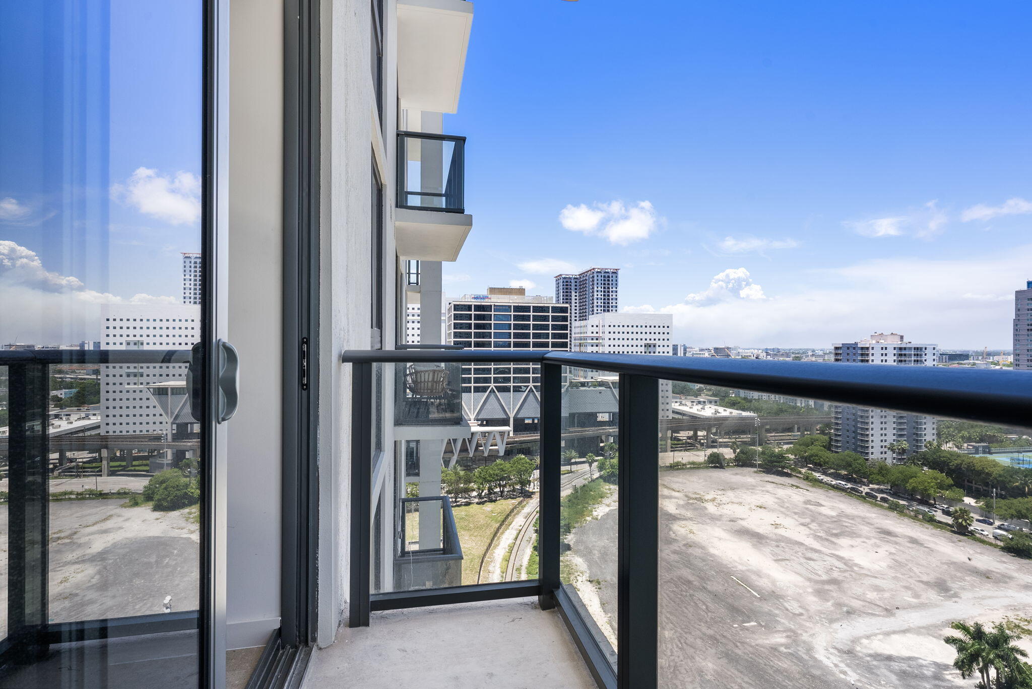11 NE 6th #1912 Miami, FL 33132