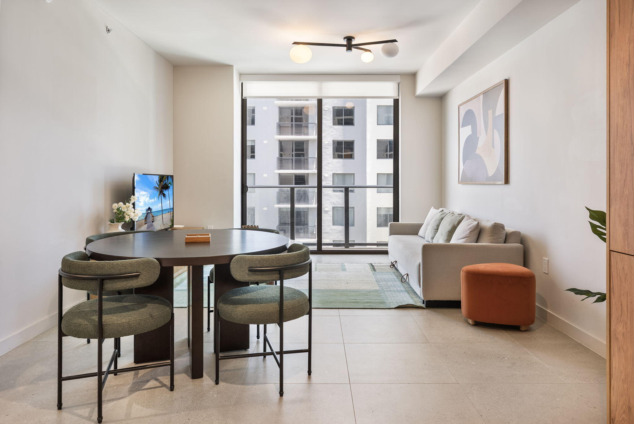 11 NE 6th #1912 Miami, FL 33132