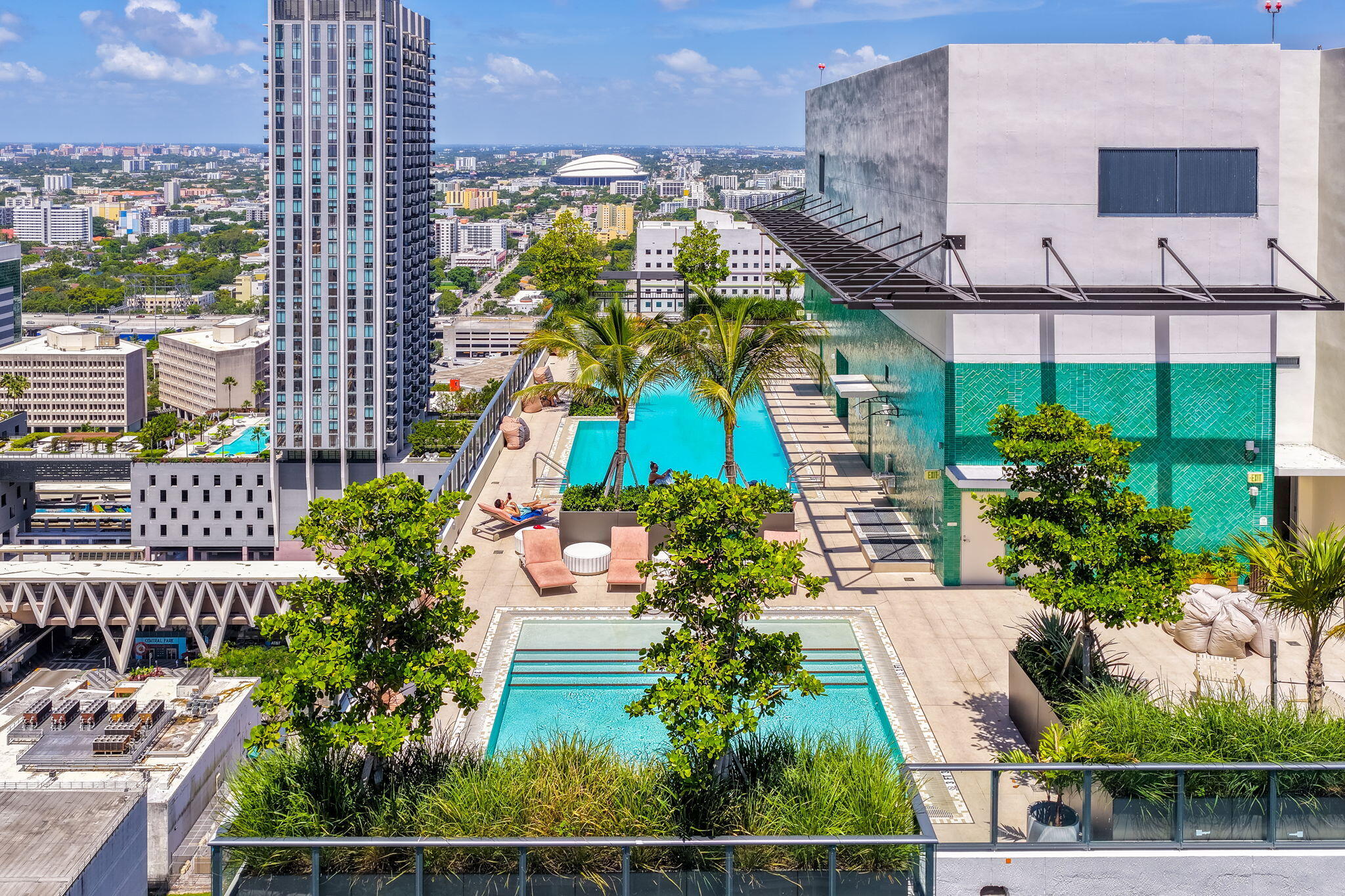 11 NE 6th #1912 Miami, FL 33132