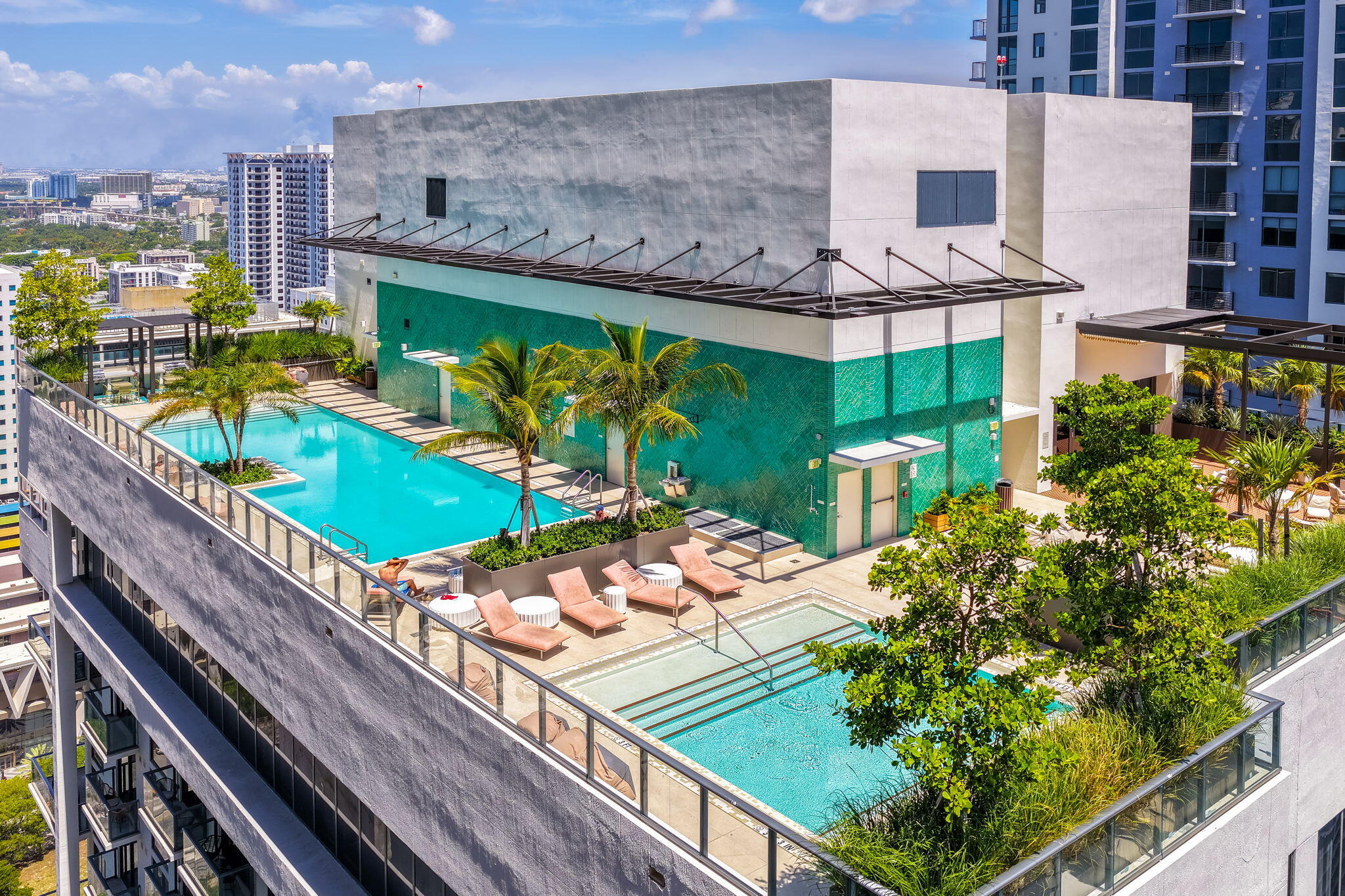 11 NE 6th #1912 Miami, FL 33132