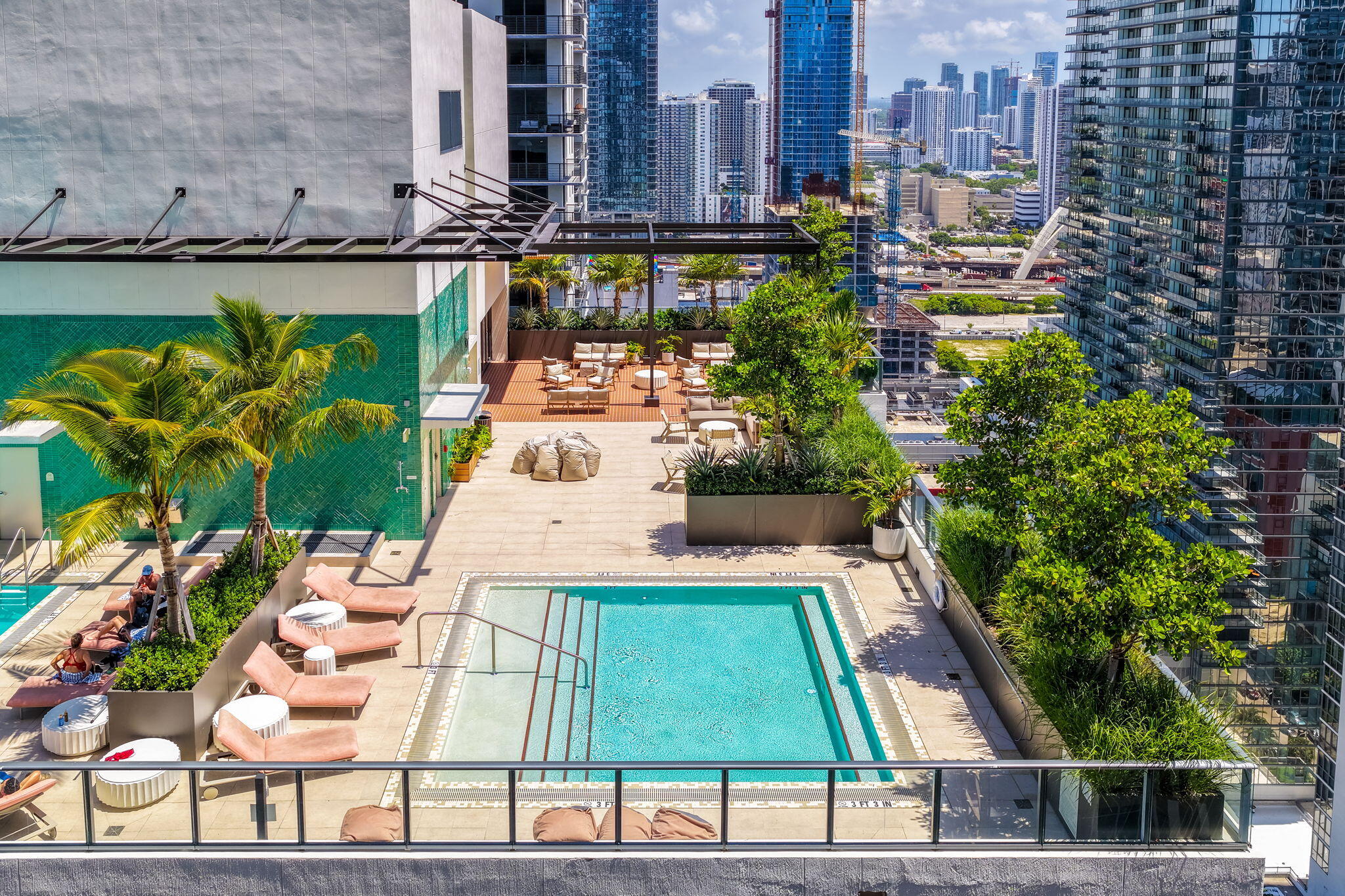 11 NE 6th #1912 Miami, FL 33132