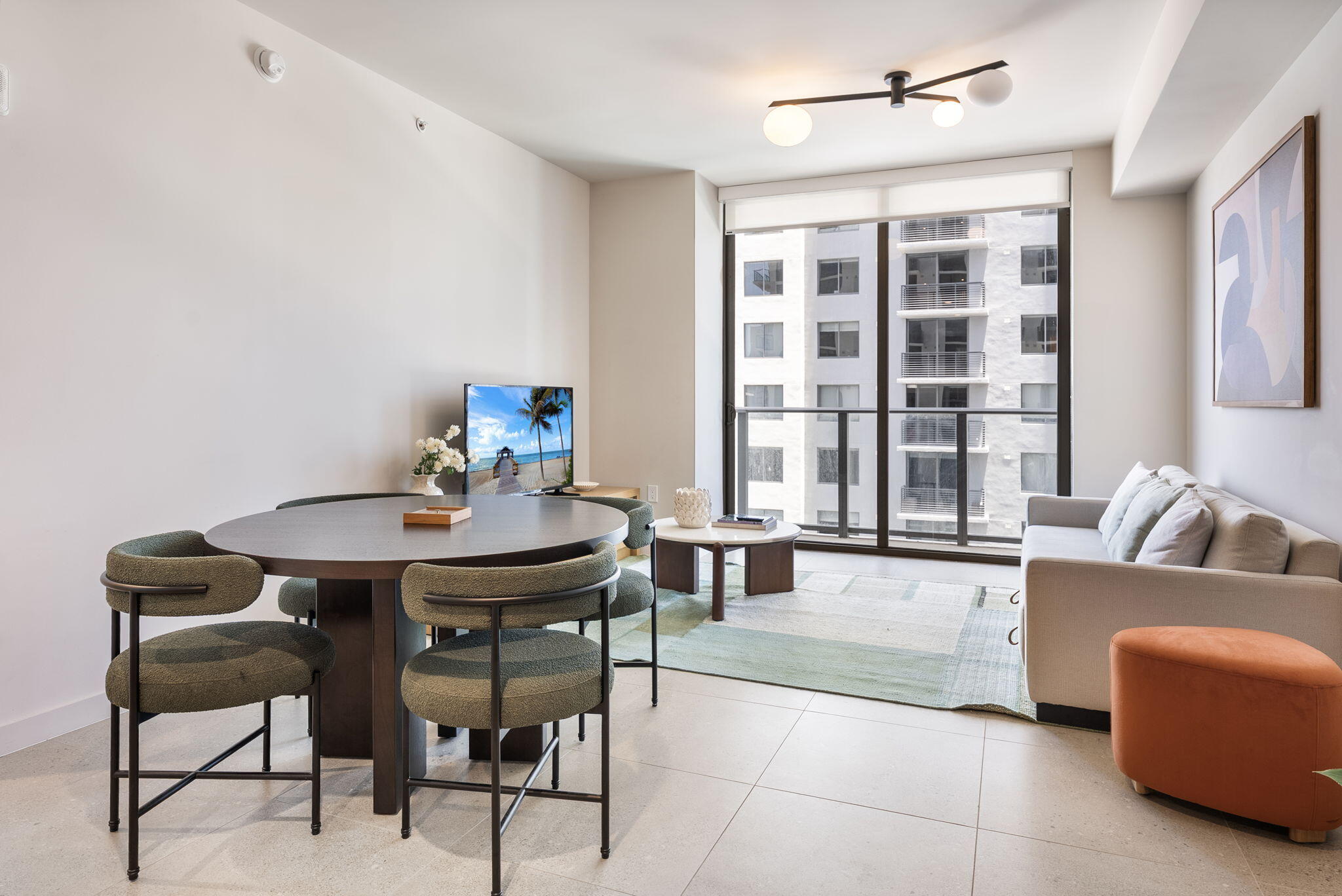 11 NE 6th #1912 Miami, FL 33132