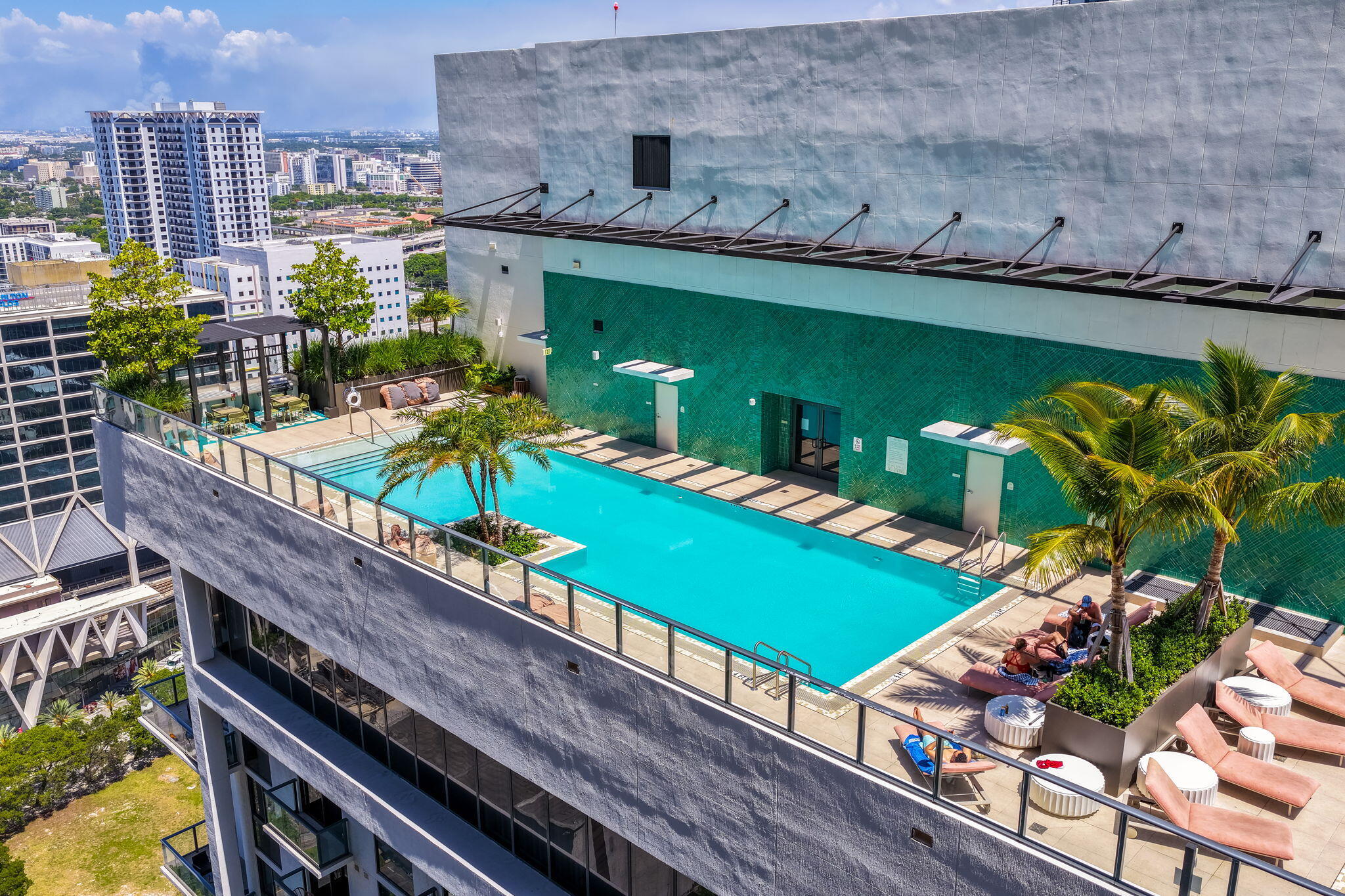 11 NE 6th #1912 Miami, FL 33132