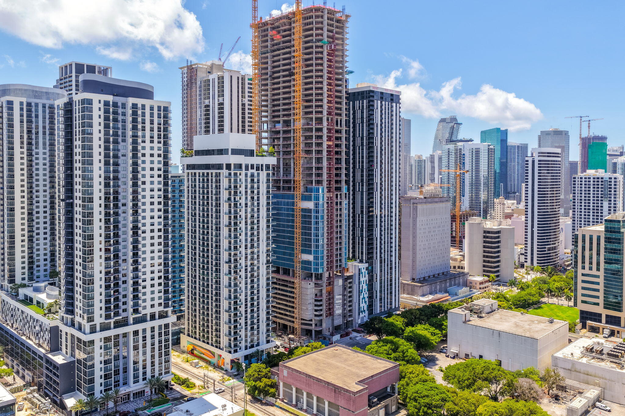 11 NE 6th #1912 Miami, FL 33132