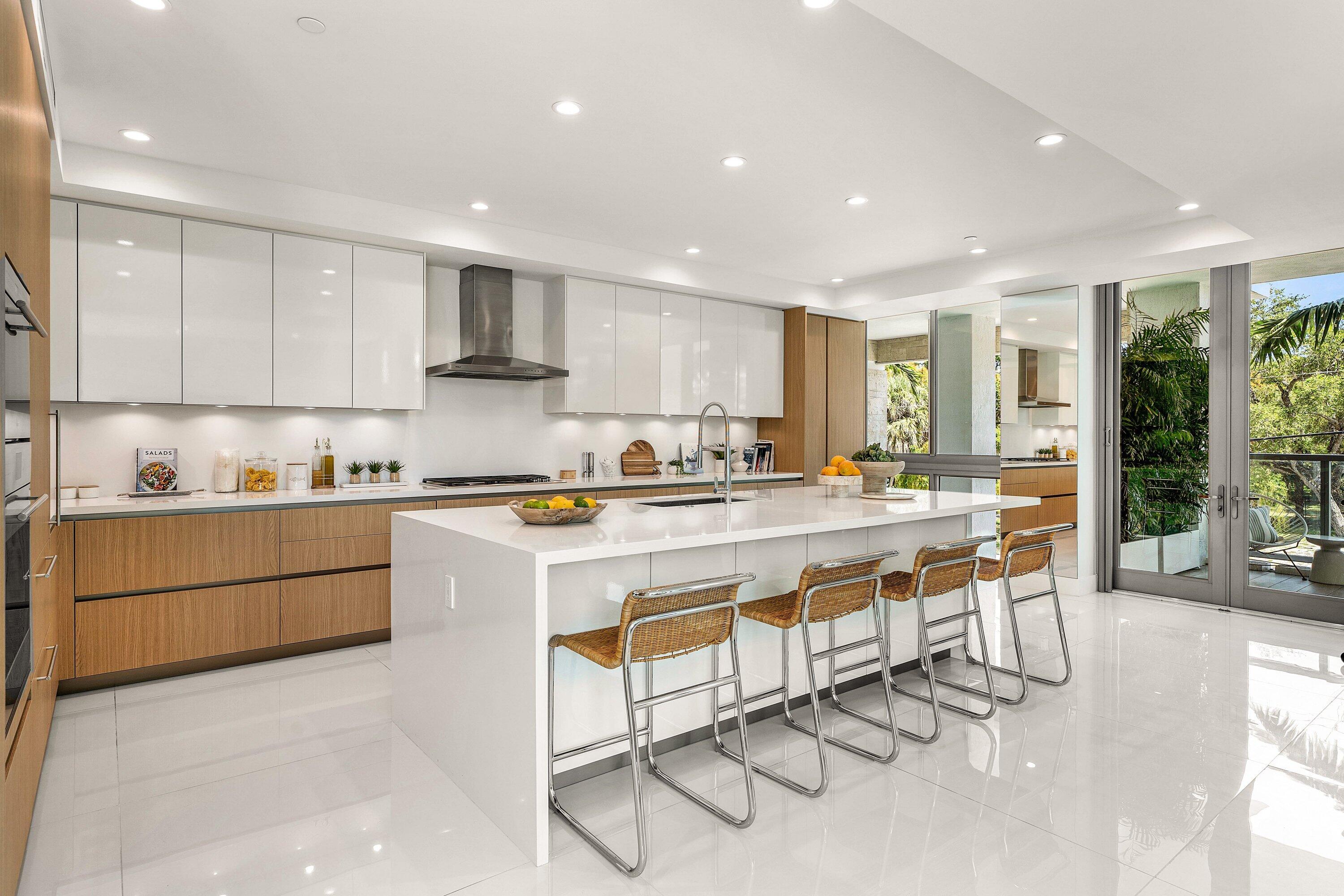 475 E Royal Palm #206