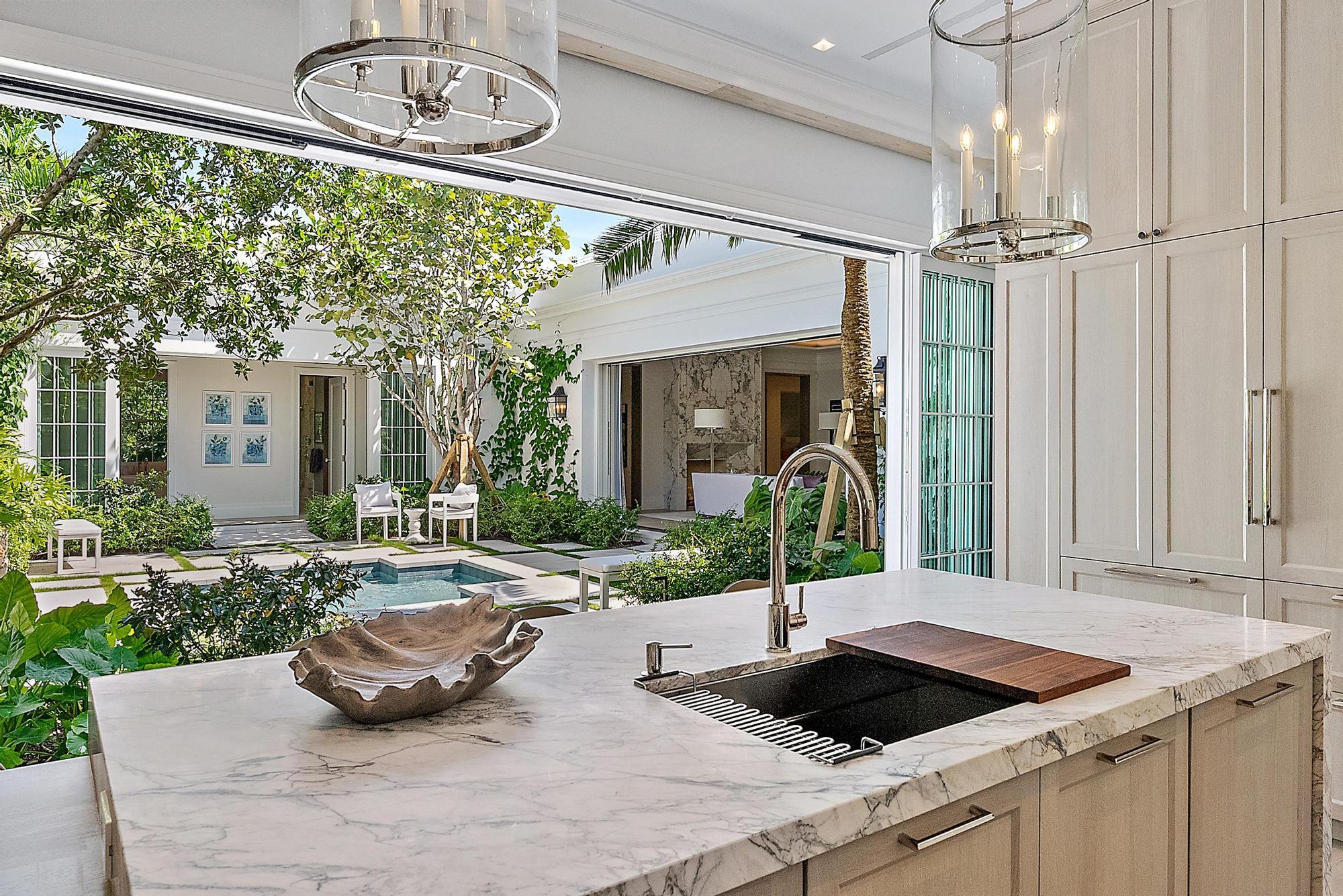 311 Polmer Park Rd Palm Beach, FL 33480
