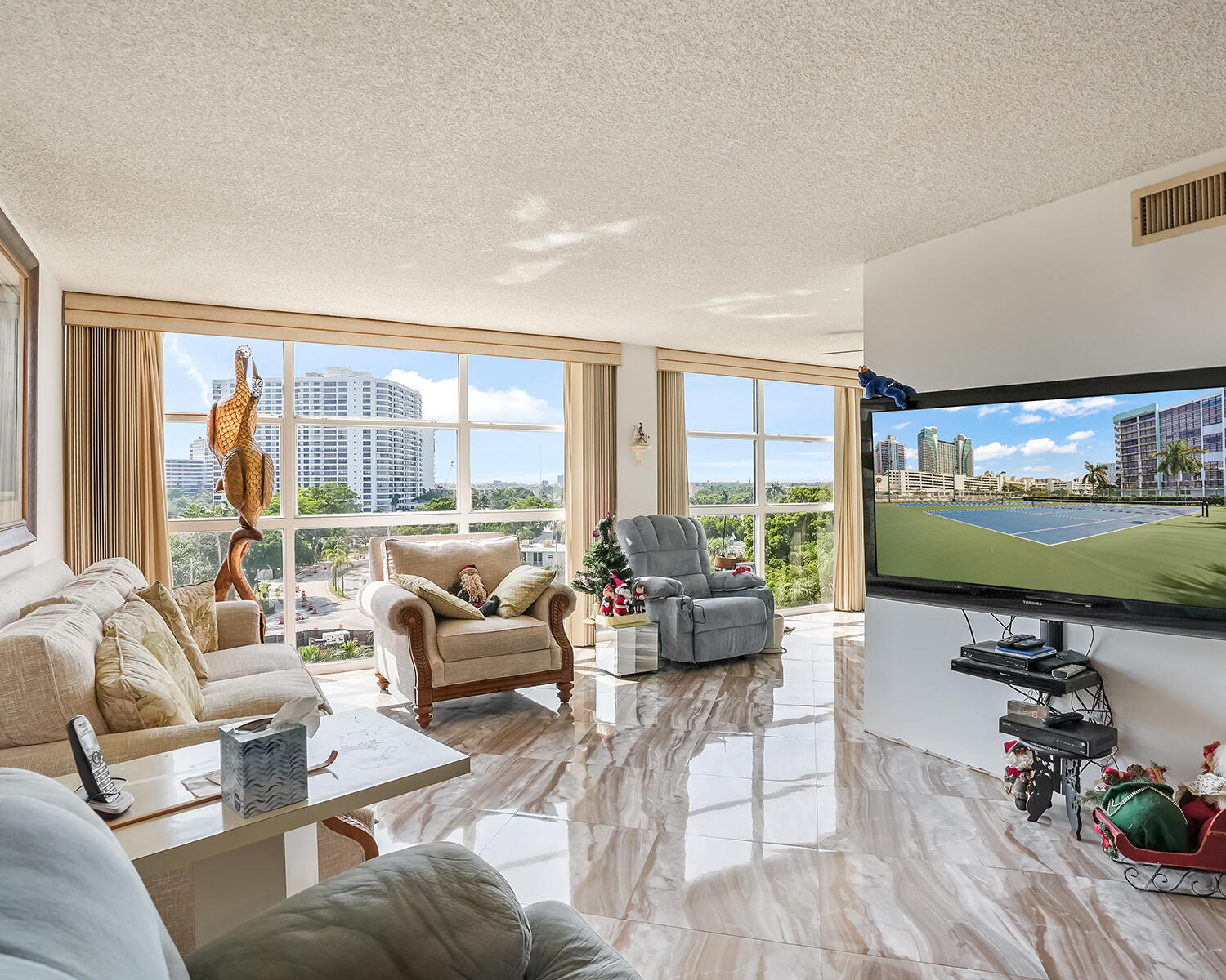 600 Parkview Dr #703