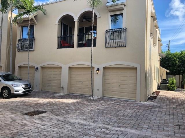 4619 Poinciana St #7A
