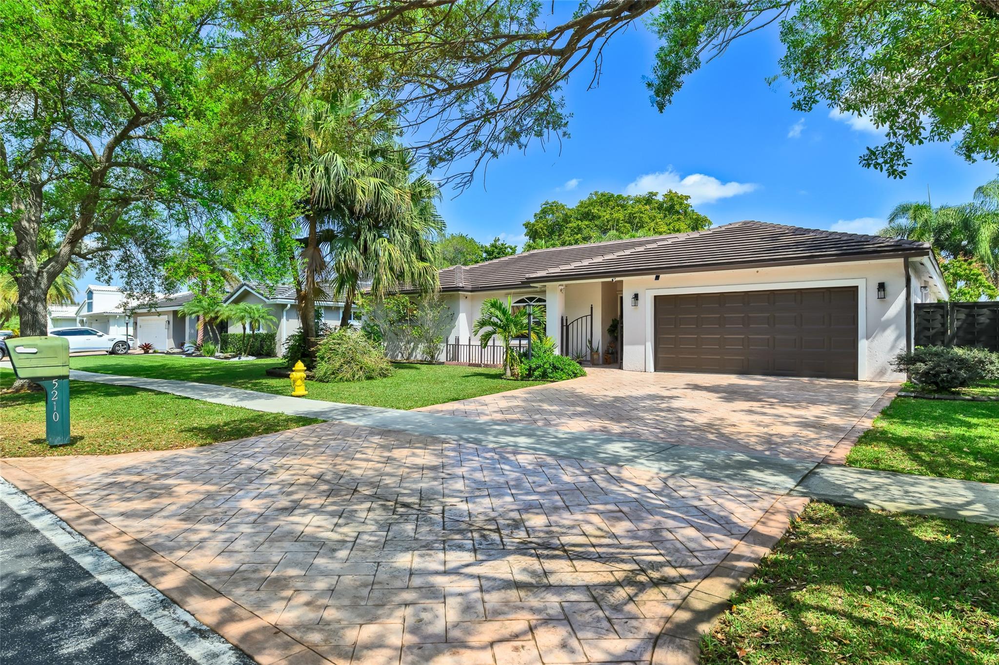 5210 Hawkes Blf Ave,Davie, FL 33331