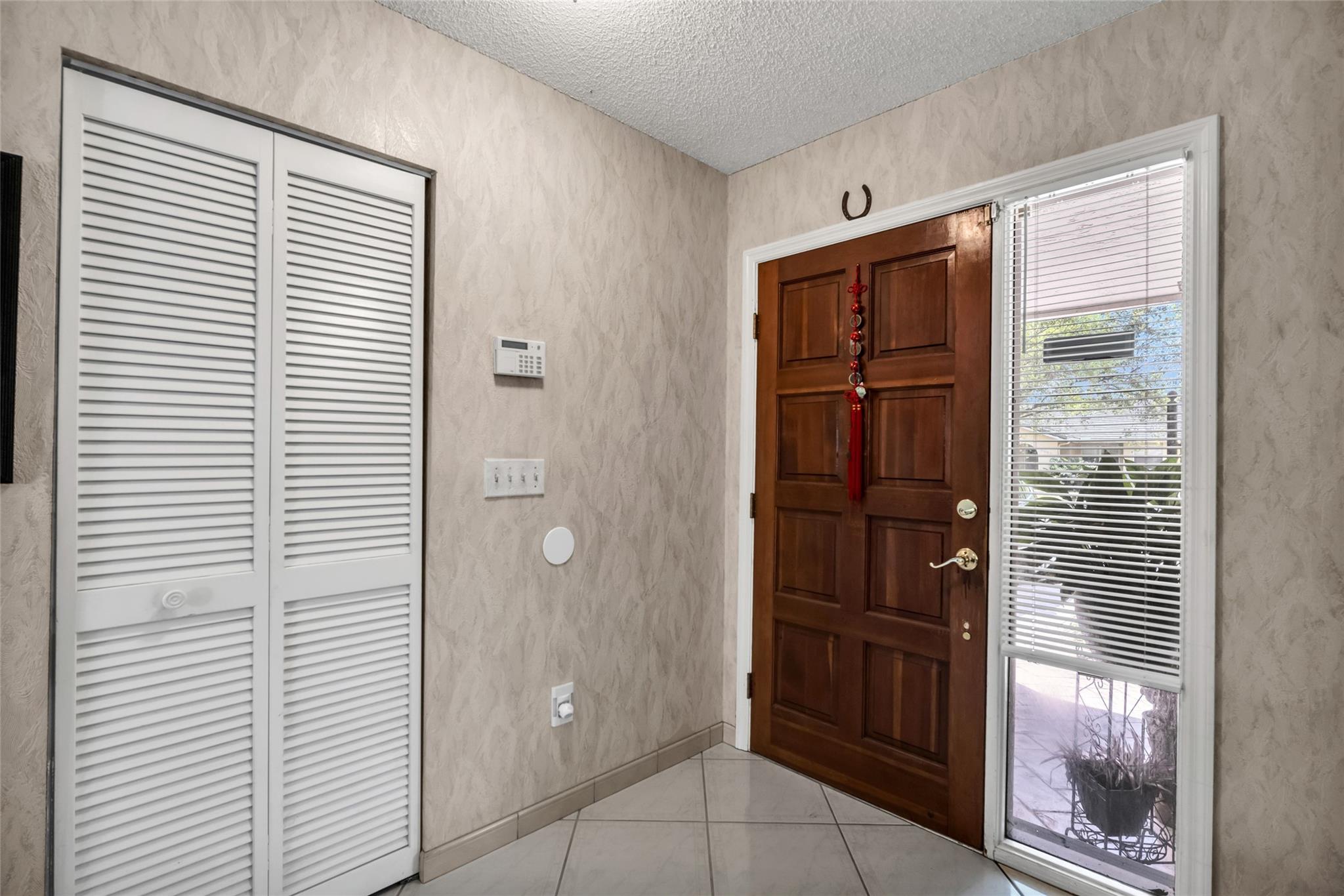 5210 Hawkes Blf Ave,Davie, FL 33331