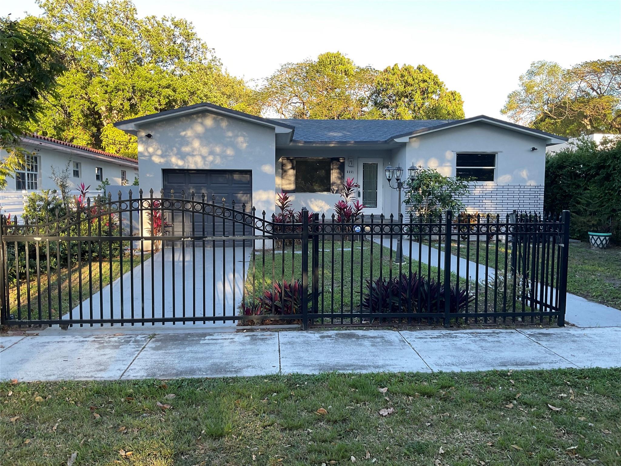 3221 NW 11th Ct,Miami, FL 33127