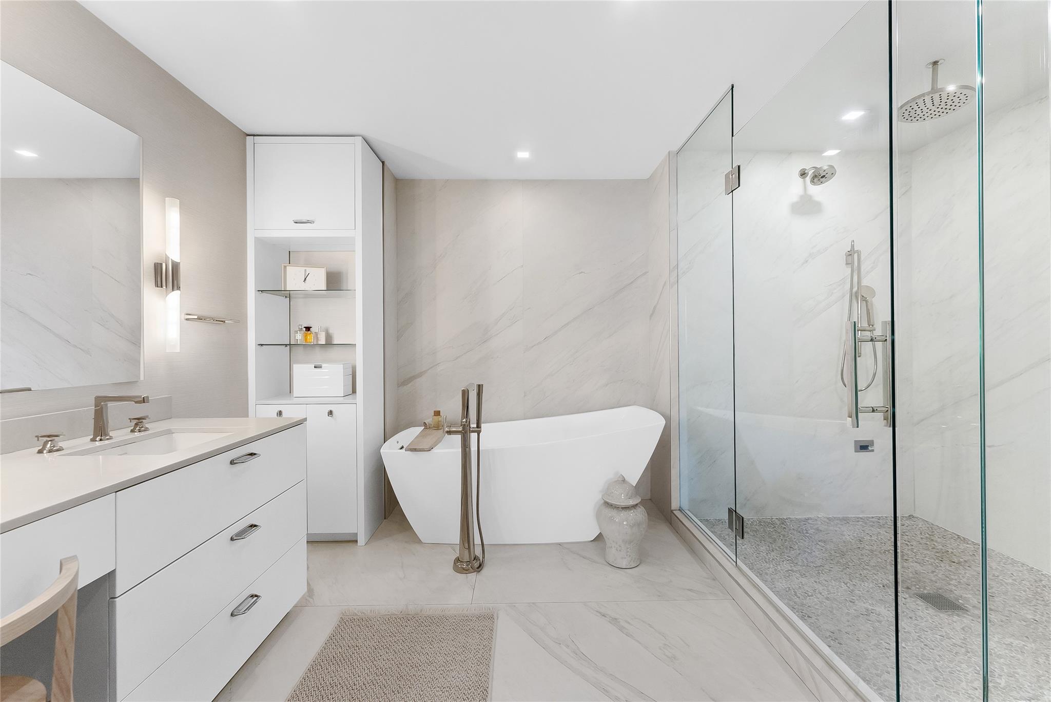 435 Bayshore Dr #702 Fort Lauderdale, FL 33304