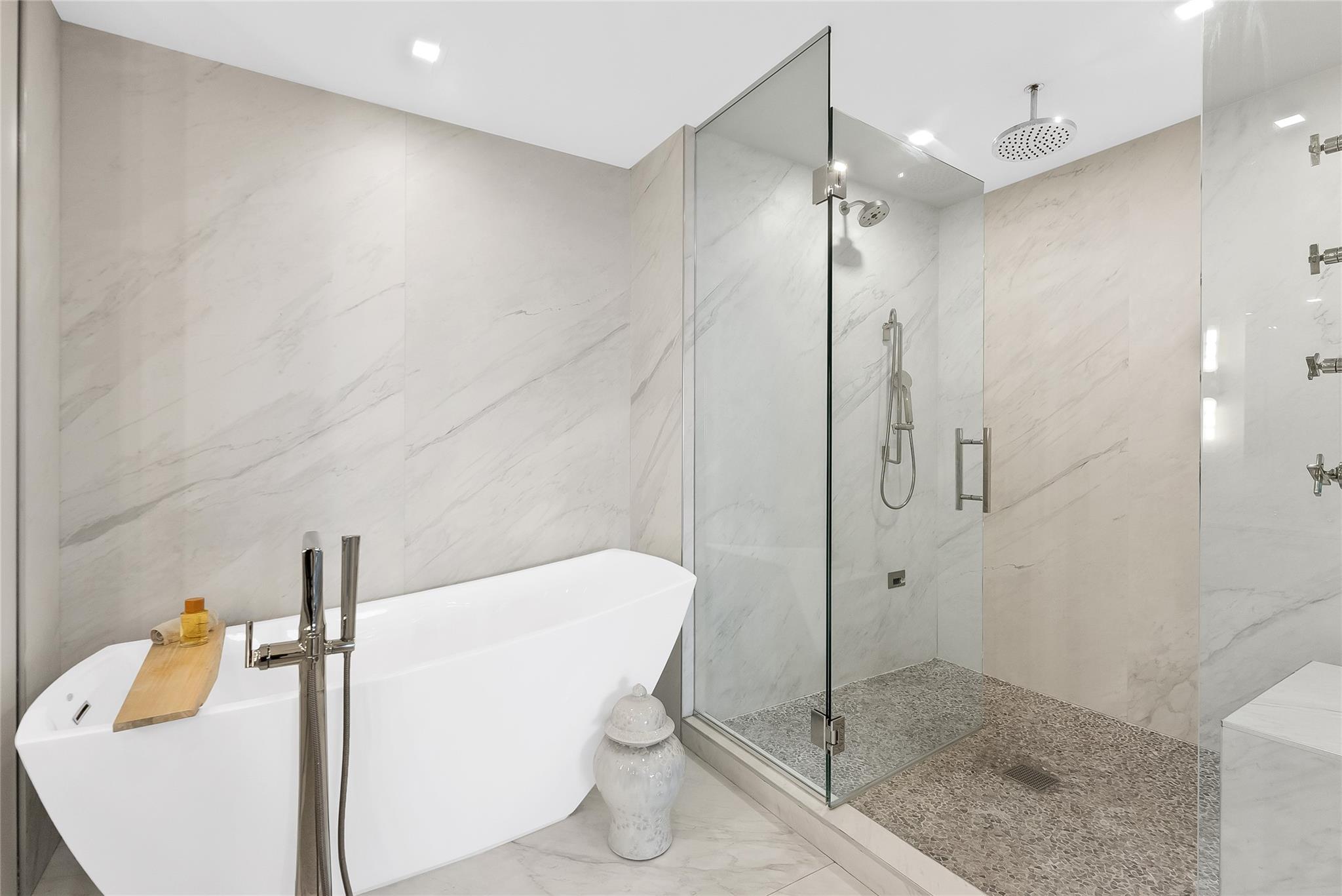 435 Bayshore Dr #702 Fort Lauderdale, FL 33304