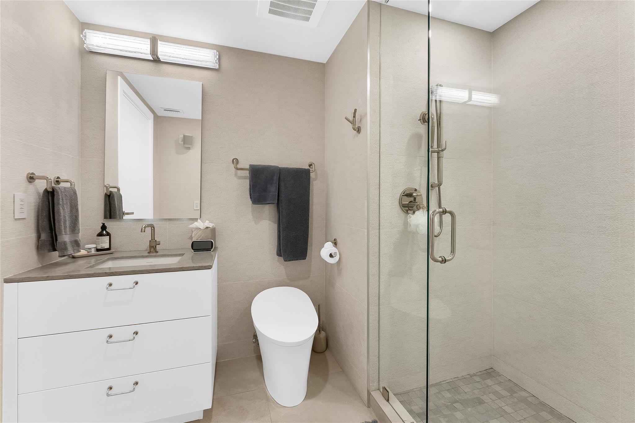 435 Bayshore Dr #702 Fort Lauderdale, FL 33304