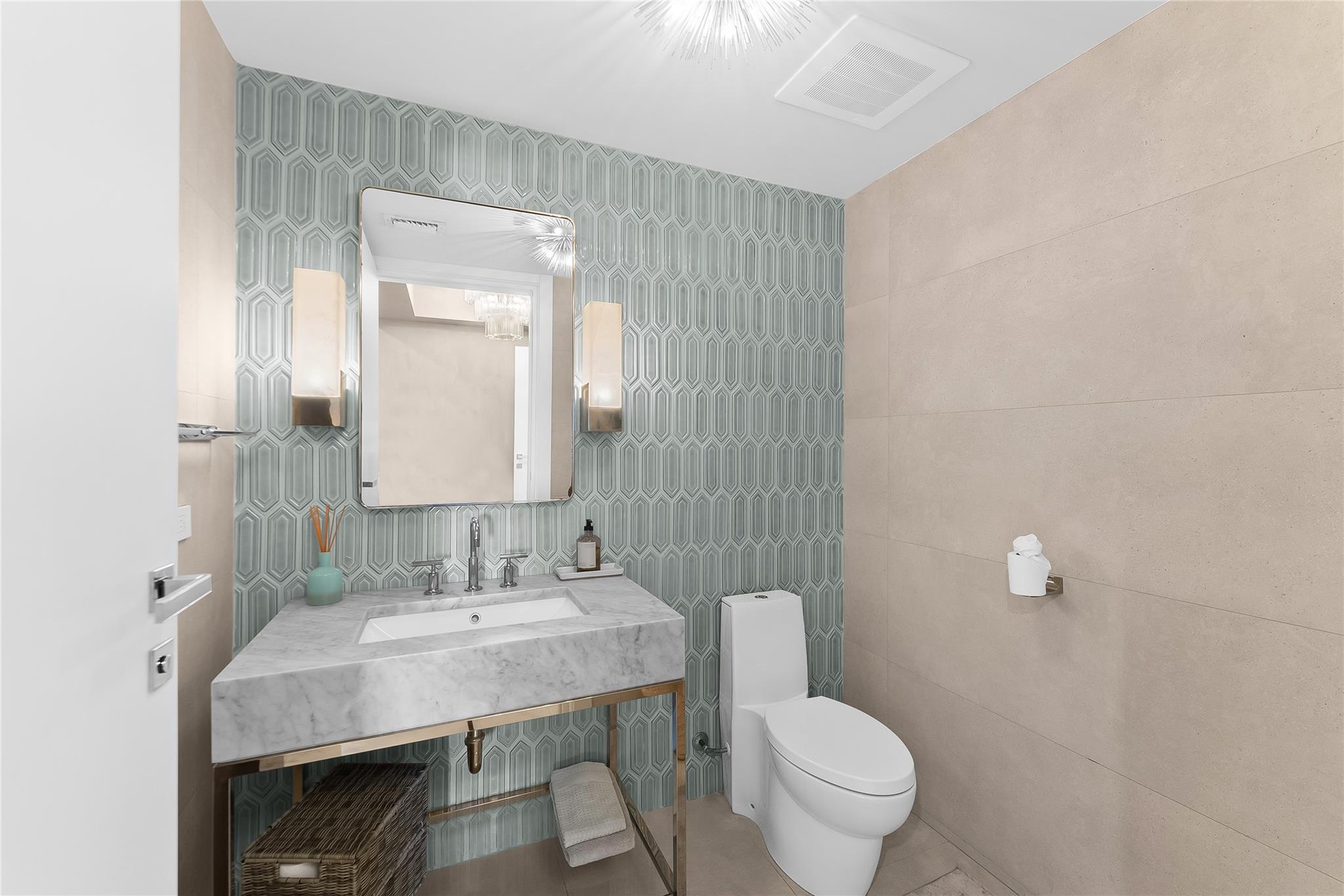 435 Bayshore Dr #702 Fort Lauderdale, FL 33304