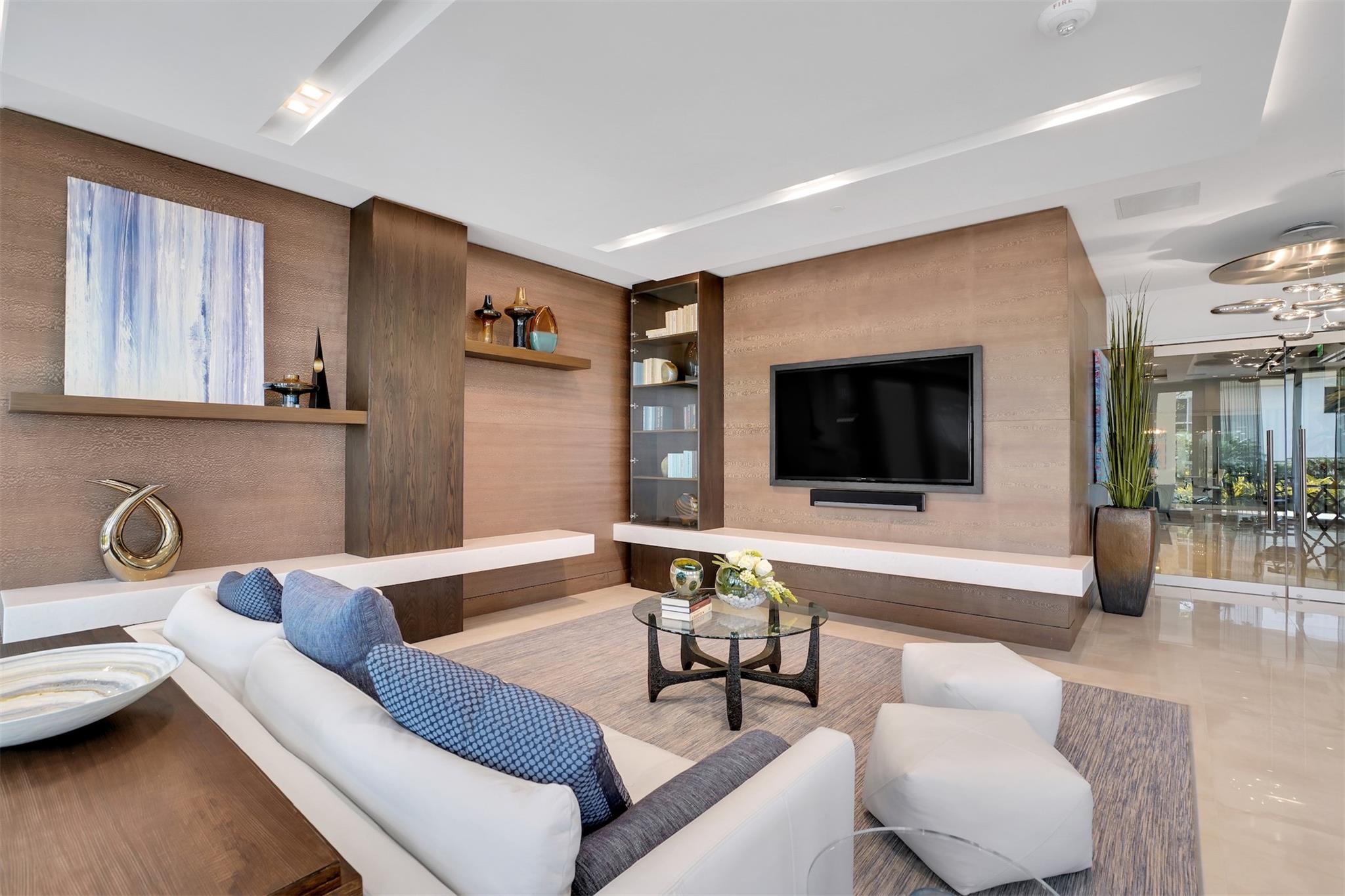 435 Bayshore Dr #702 Fort Lauderdale, FL 33304